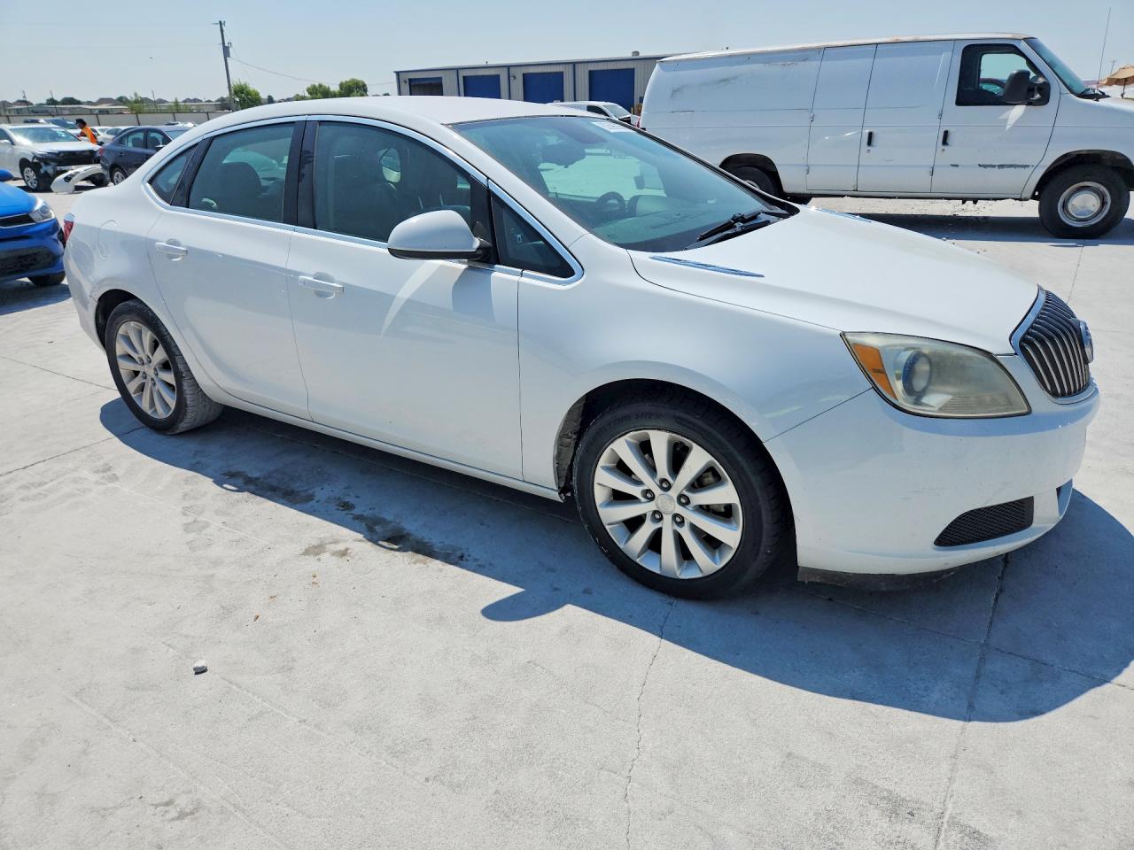 2015 Buick Verano Белый vin: 1G4PP5SK8F4174675