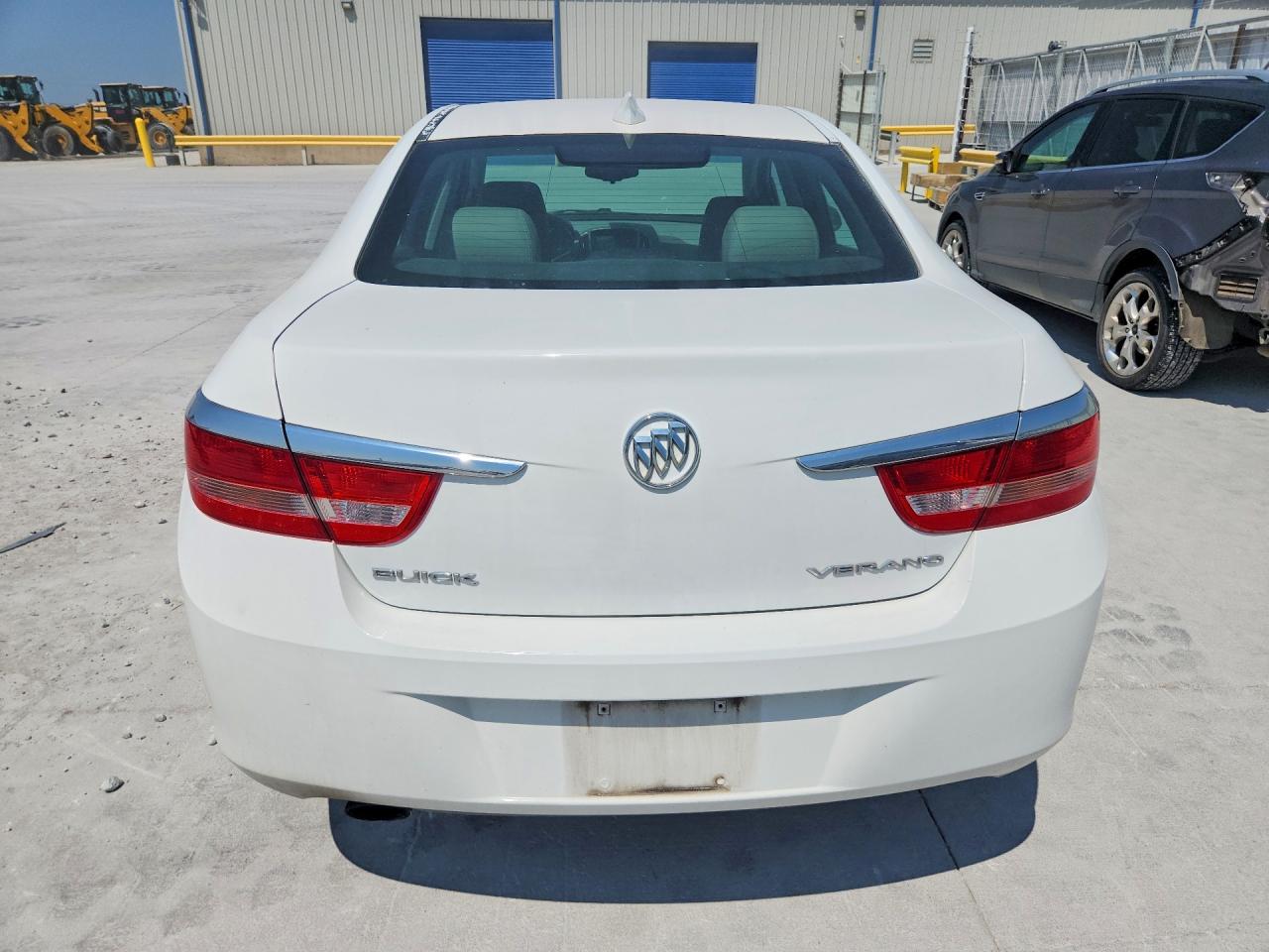 2015 Buick Verano Белый vin: 1G4PP5SK8F4174675