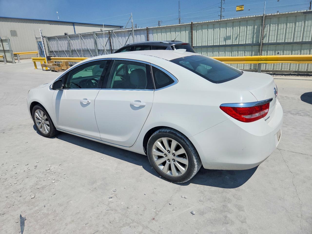 2015 Buick Verano Белый vin: 1G4PP5SK8F4174675