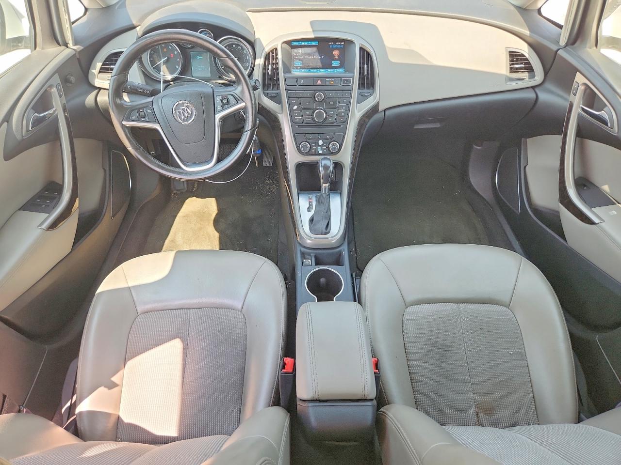 2015 Buick Verano Белый vin: 1G4PP5SK8F4174675