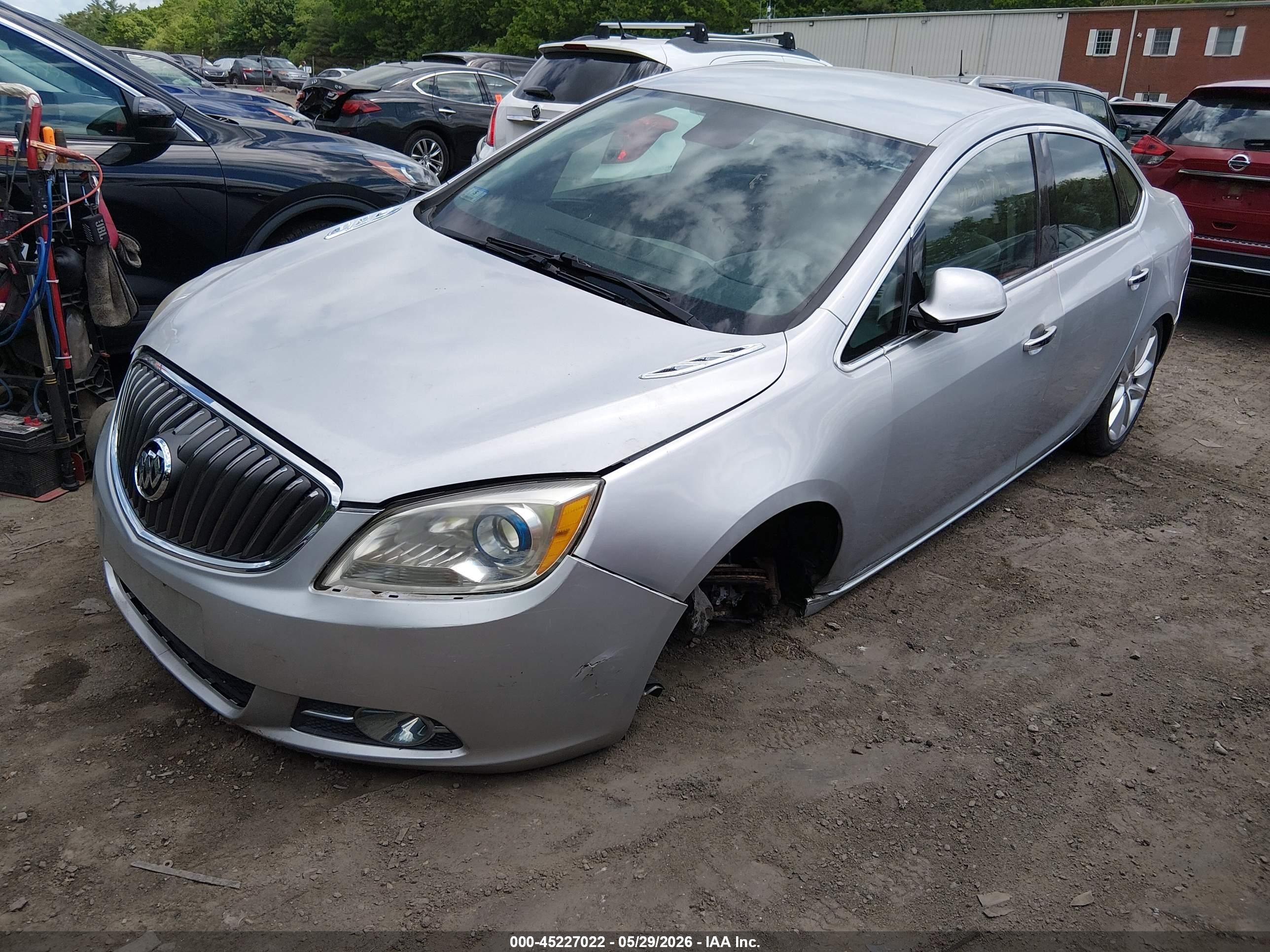 2013 Buick Verano   Silver vin: 1G4PP5SK9D4193796