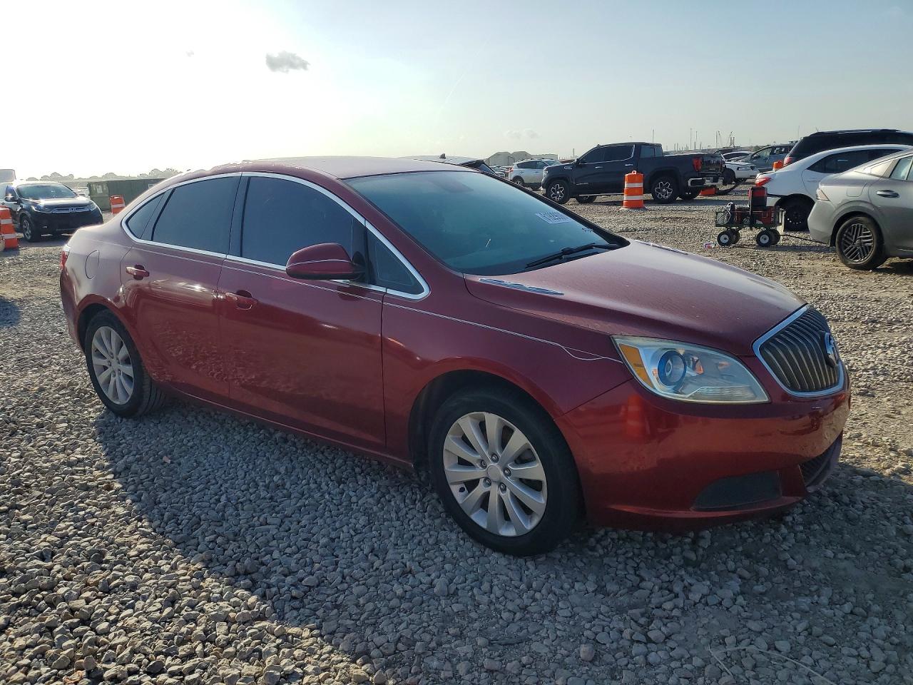 2015 Buick Verano Red vin: 1G4PP5SK9F4205545