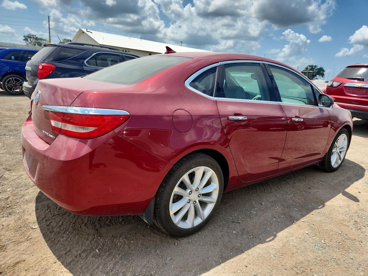 2014 Buick Verano Red vin: 1G4PP5SKXE4174126