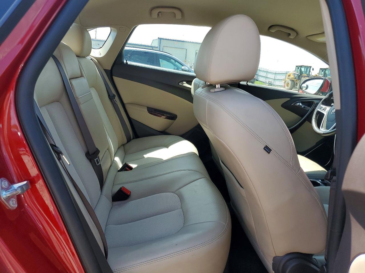 2015 Buick Verano Red vin: 1G4PP5SKXF4210592