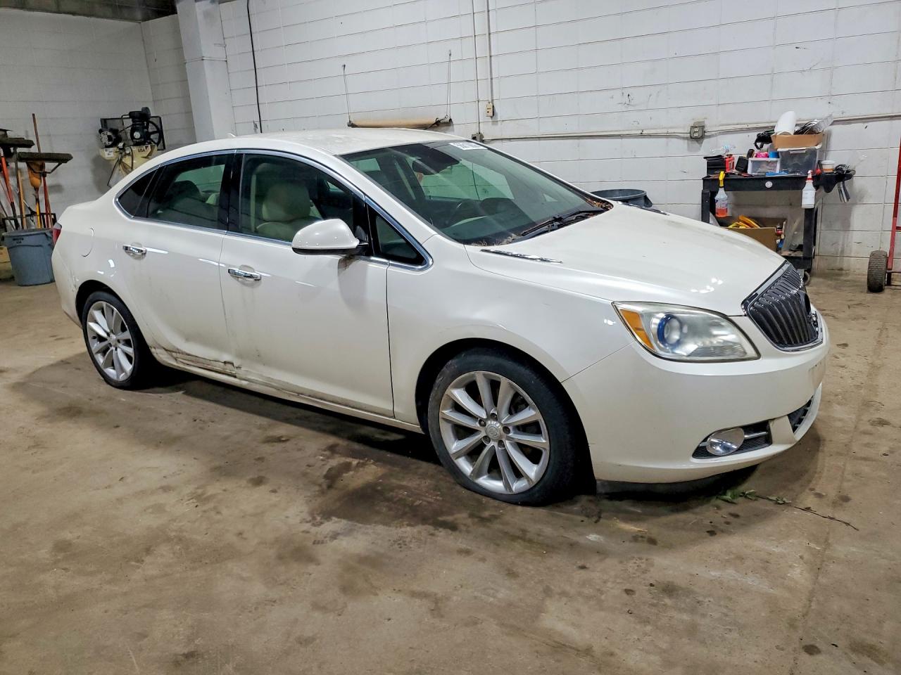 2013 Buick Verano Convenience Кремовый vin: 1G4PR5SK0D4153035