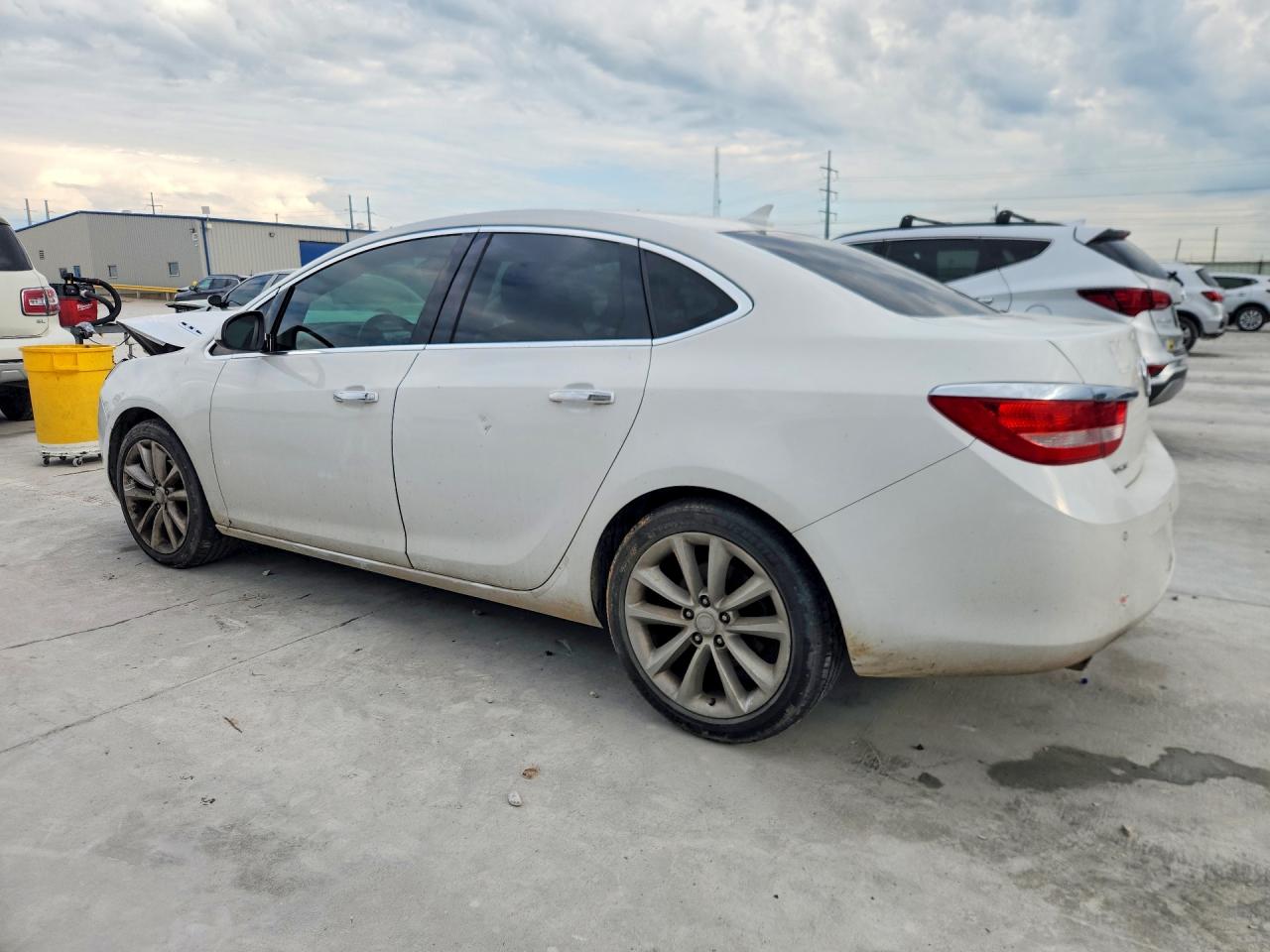 2014 Buick Verano Convenience White vin: 1G4PR5SK0E4141596