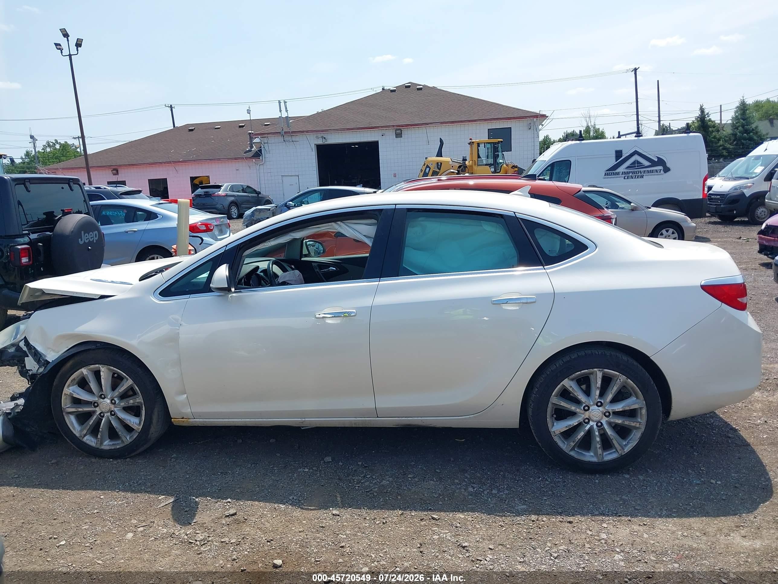 2014 Buick Verano Convenience Group White vin: 1G4PR5SK2E4108681