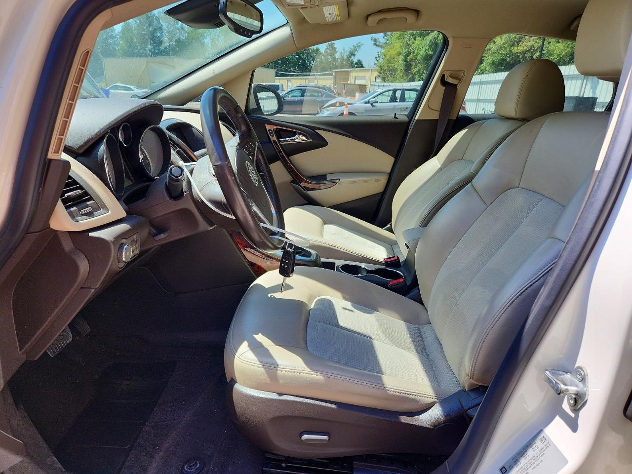 2014 Buick Verano Convenience White vin: 1G4PR5SK2E4174261