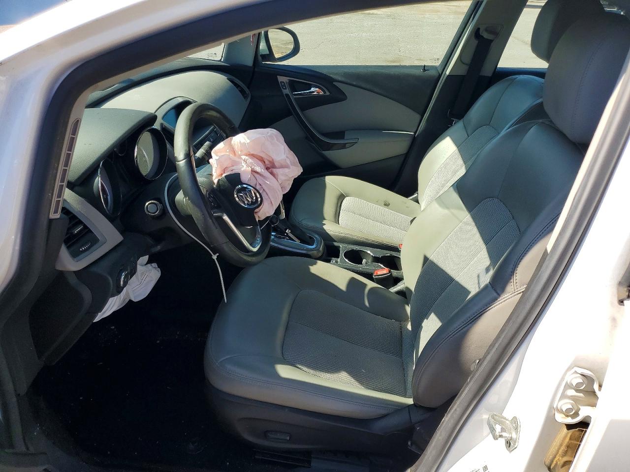 2014 Buick Verano Convenience Белый vin: 1G4PR5SK2E4201930