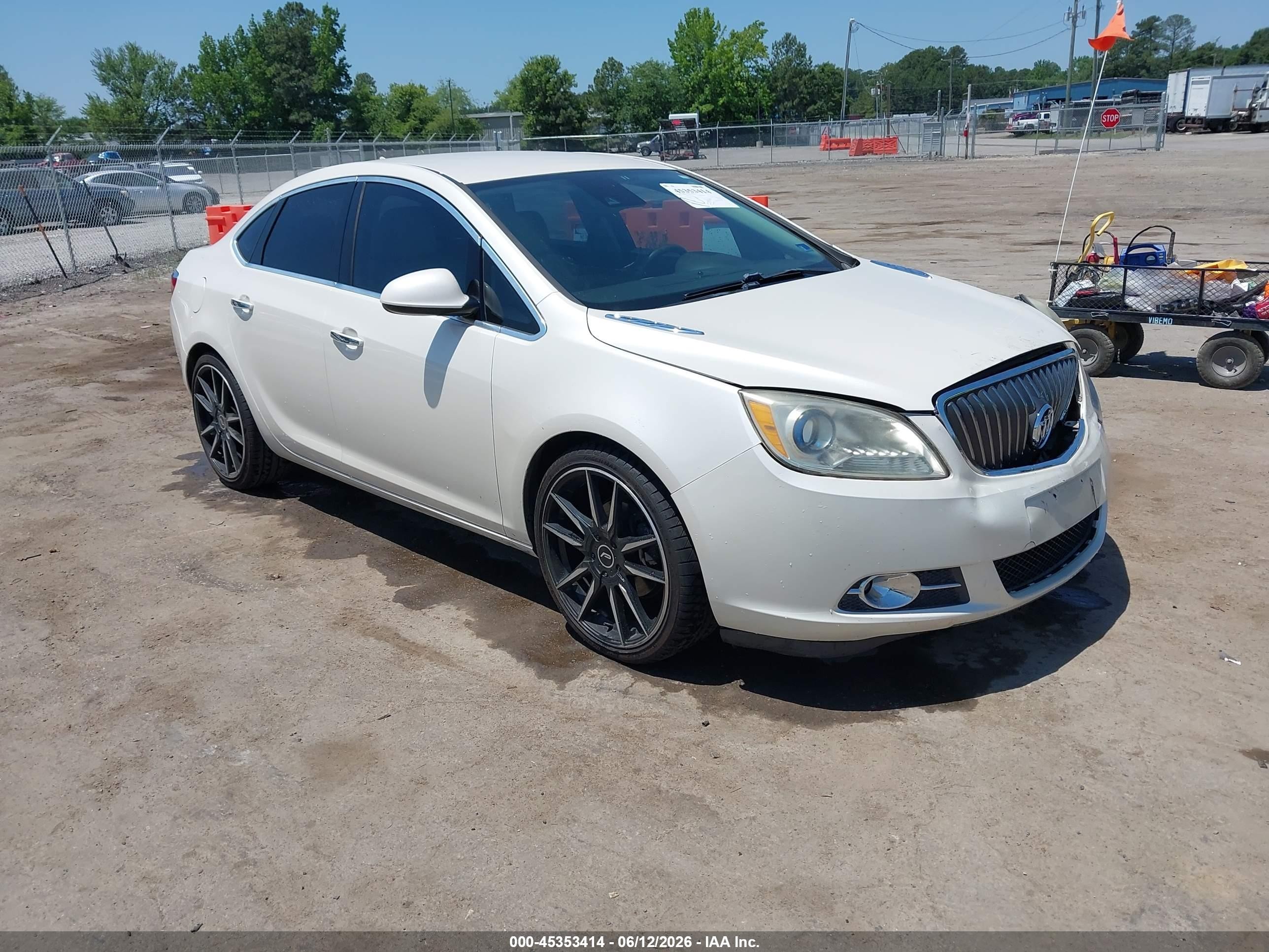 2014 Buick Verano Convenience Group White vin: 1G4PR5SK2E4203547