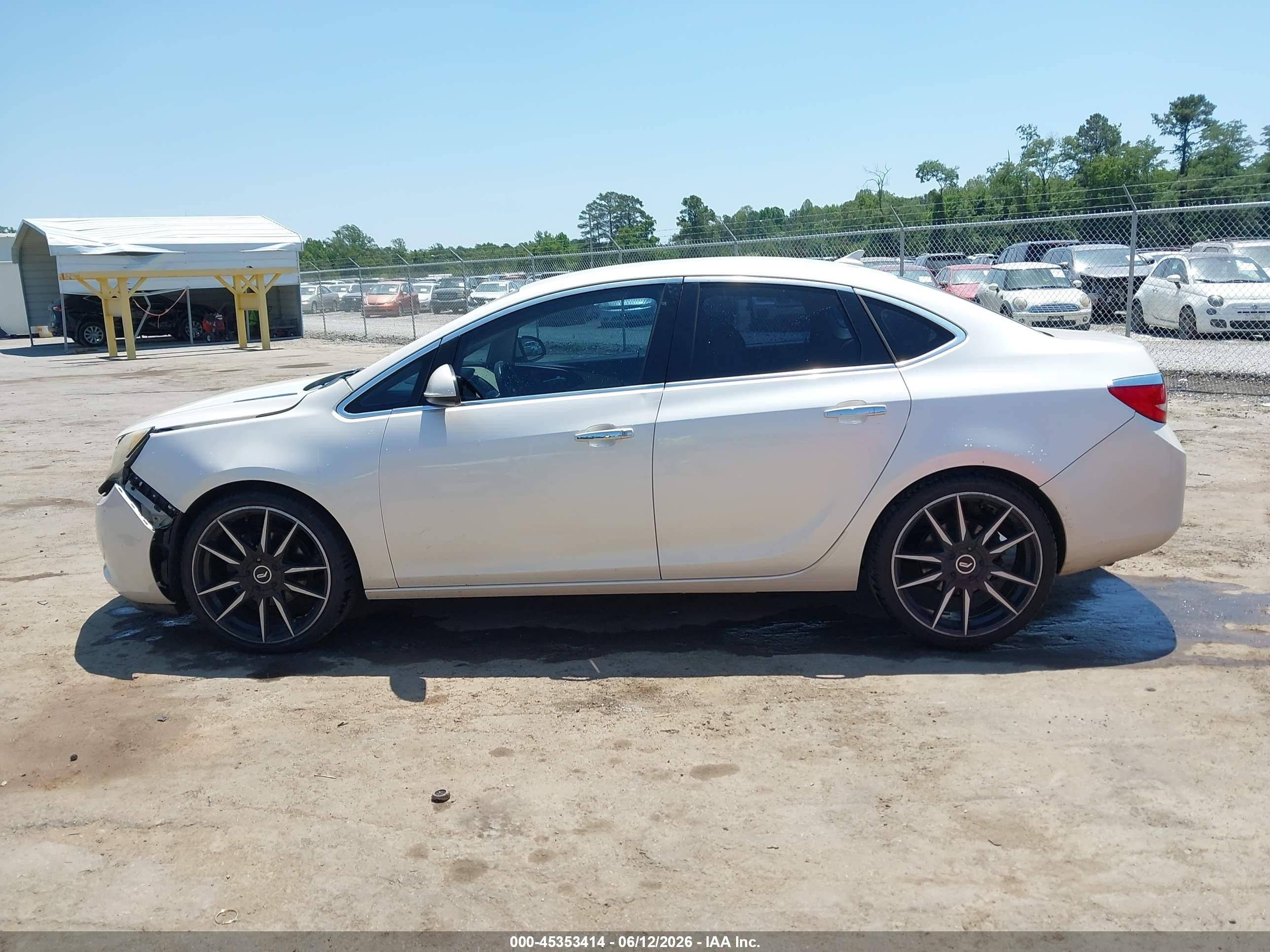 2014 Buick Verano Convenience Group White vin: 1G4PR5SK2E4203547