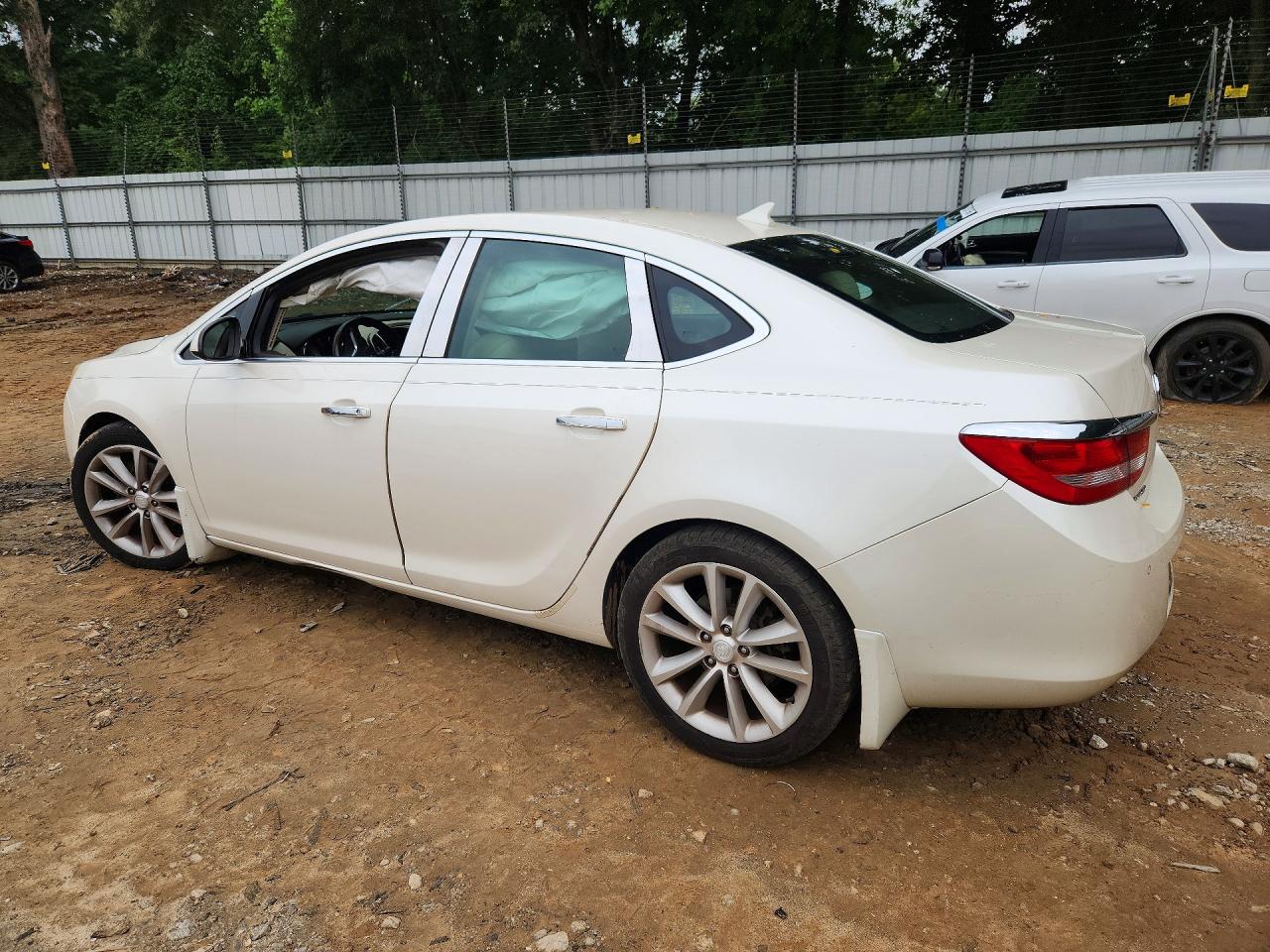 2014 Buick Verano Convenience White vin: 1G4PR5SK3E4104347