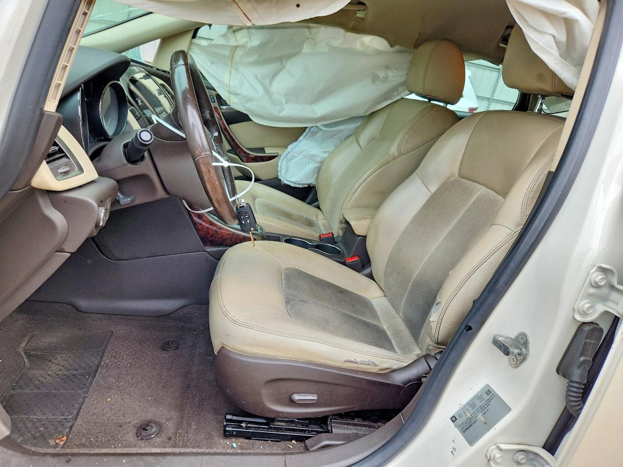 2014 Buick Verano Convenience White vin: 1G4PR5SK3E4104347
