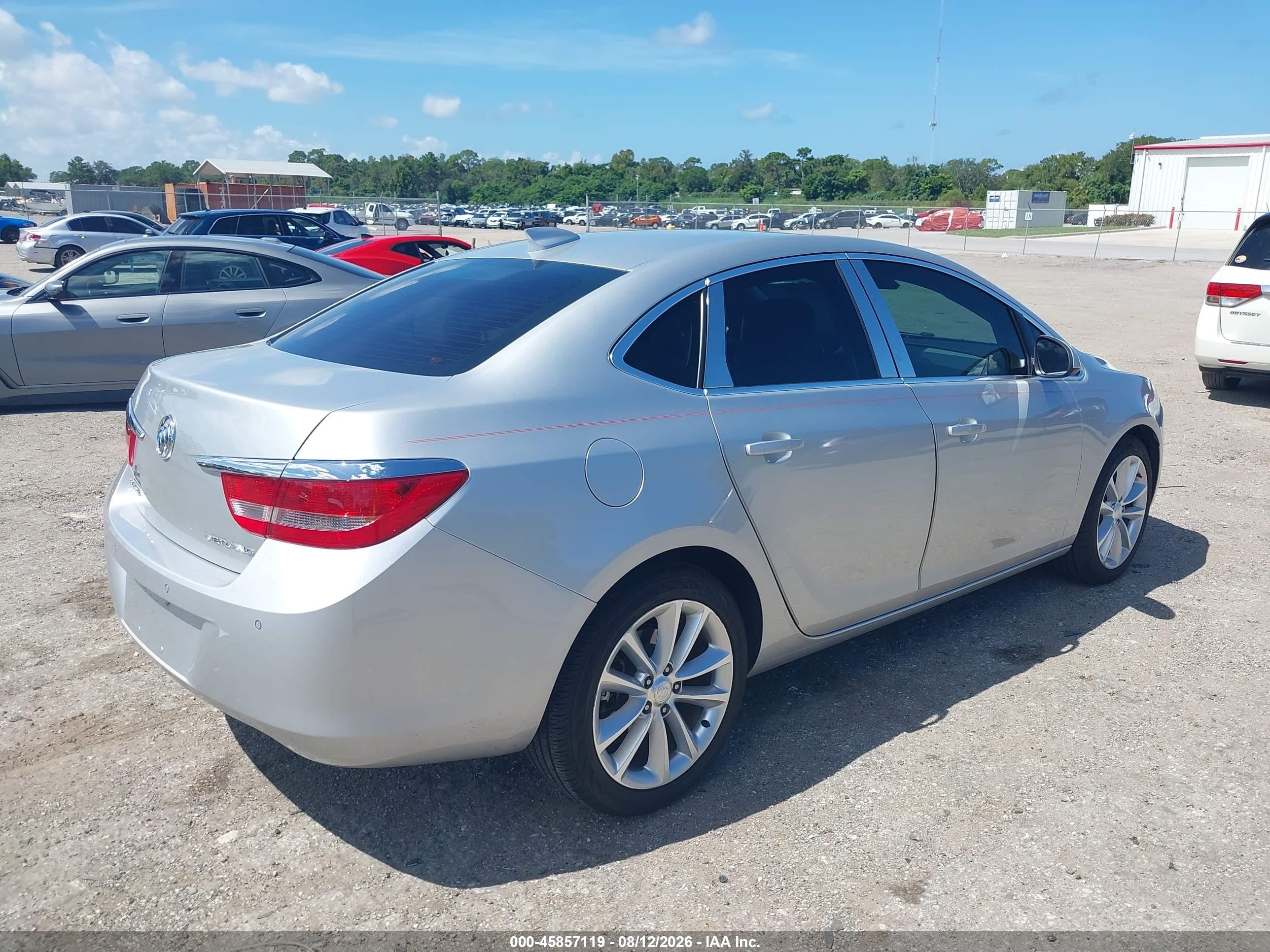 2015 Buick Verano Convenience Group Серебряный vin: 1G4PR5SK3F4183147