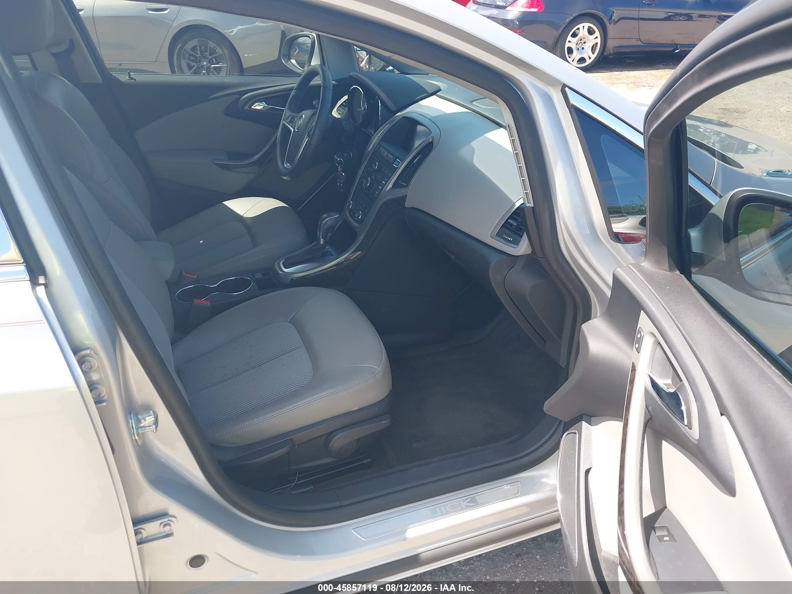 2015 Buick Verano Convenience Group Серебряный vin: 1G4PR5SK3F4183147