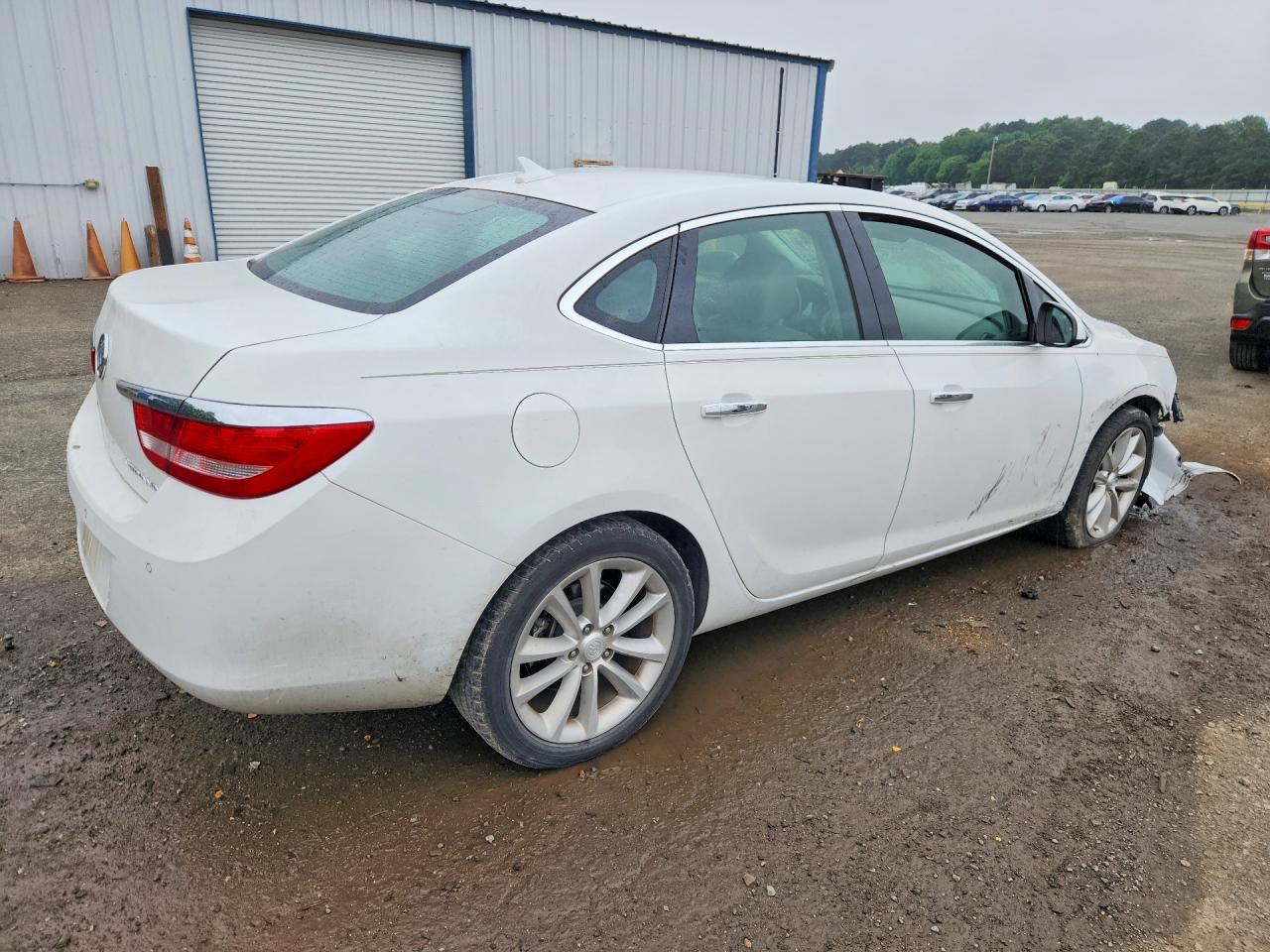 2014 Buick Verano Convenience Белый vin: 1G4PR5SK4E4163536