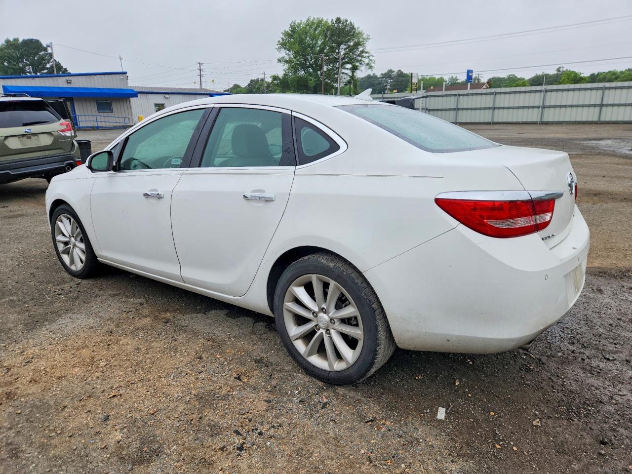2014 Buick Verano Convenience Белый vin: 1G4PR5SK4E4163536