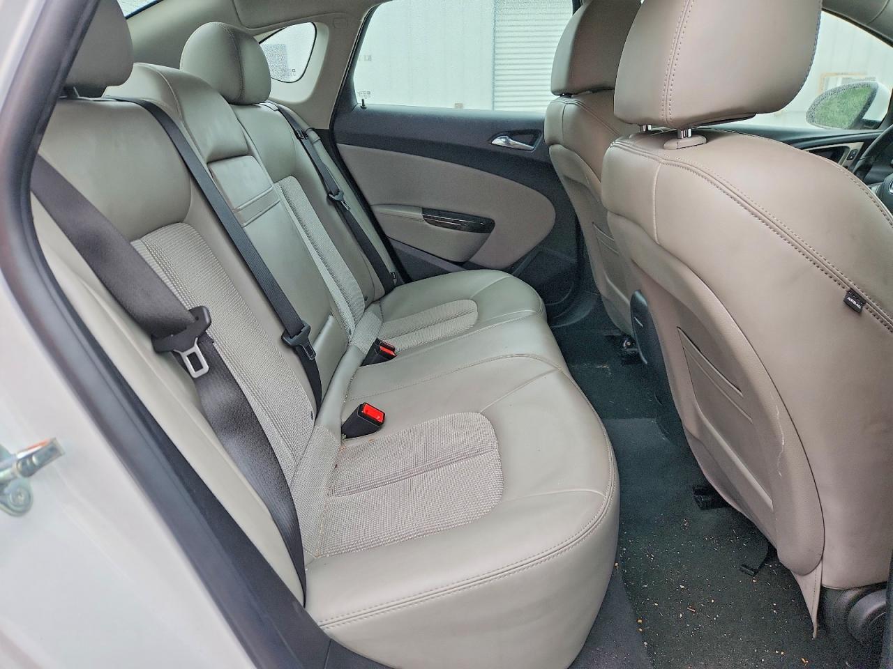 2014 Buick Verano Convenience Белый vin: 1G4PR5SK4E4163536