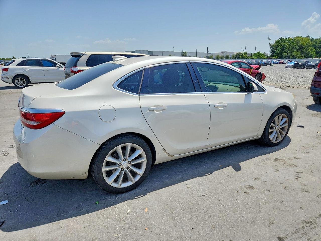 2015 Buick Verano Convenience Белый vin: 1G4PR5SK4F4165840
