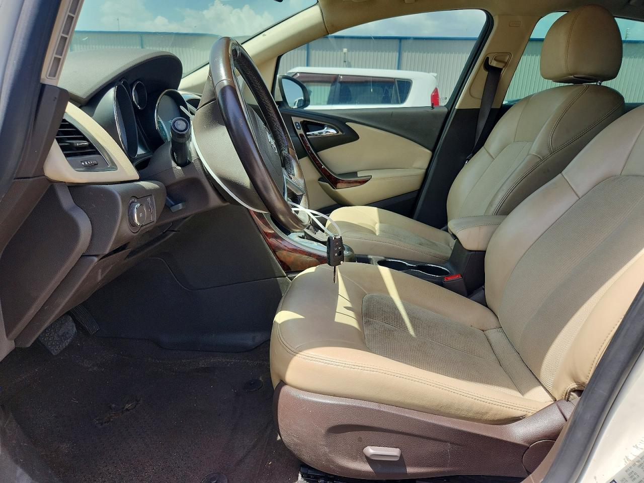 2015 Buick Verano Convenience Белый vin: 1G4PR5SK4F4165840