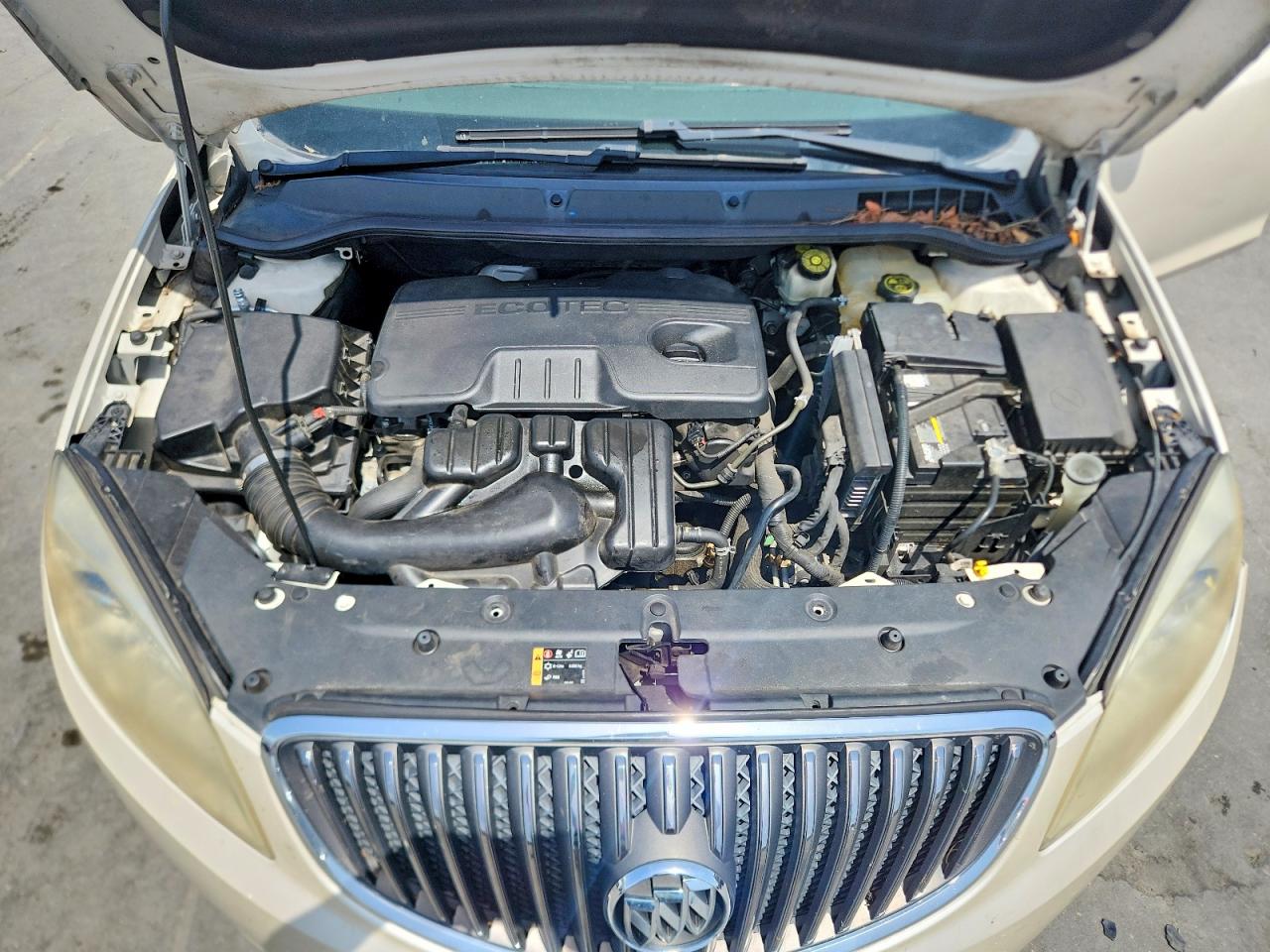 2015 Buick Verano Convenience Белый vin: 1G4PR5SK4F4165840