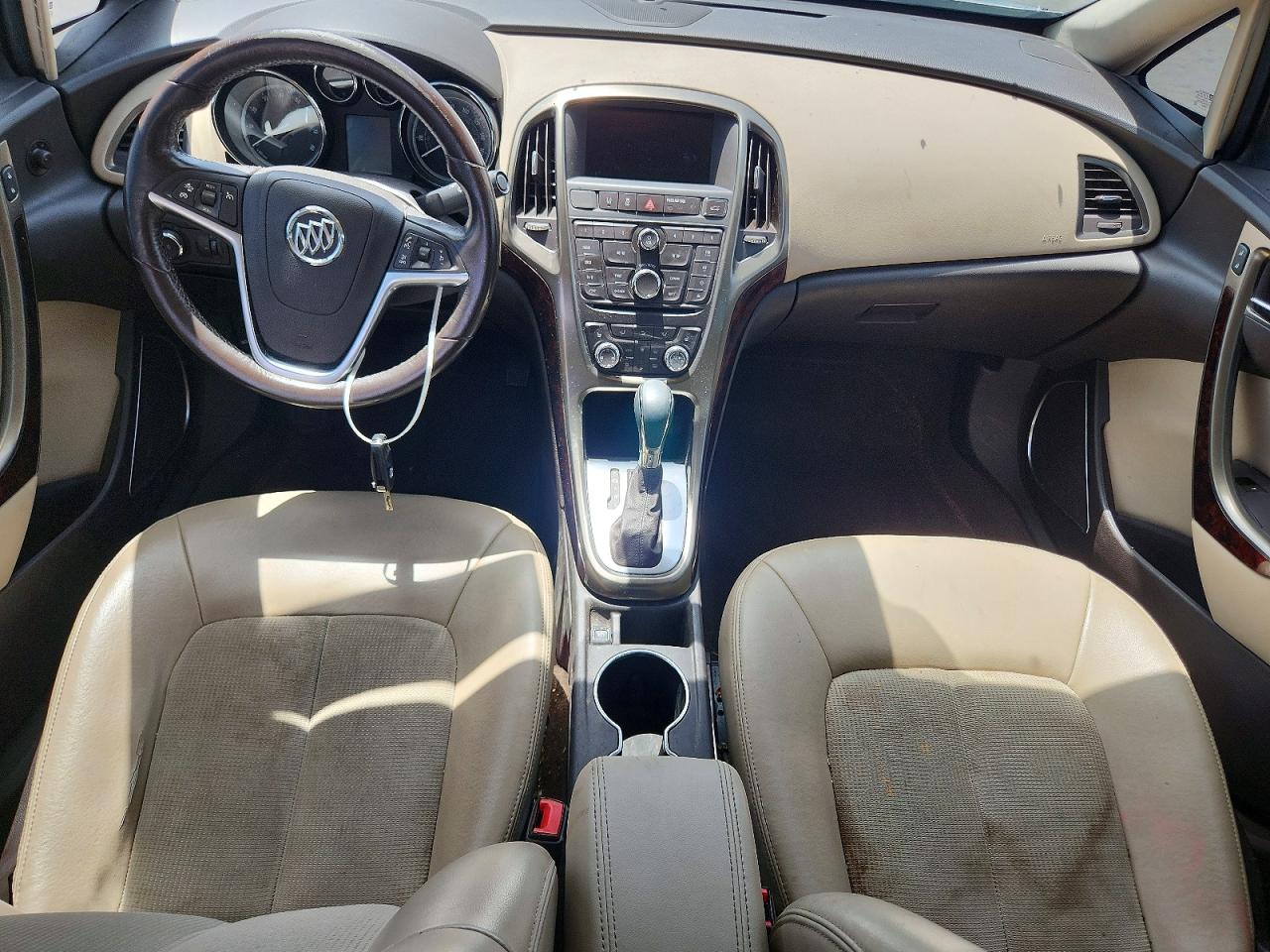 2015 Buick Verano Convenience Белый vin: 1G4PR5SK4F4165840