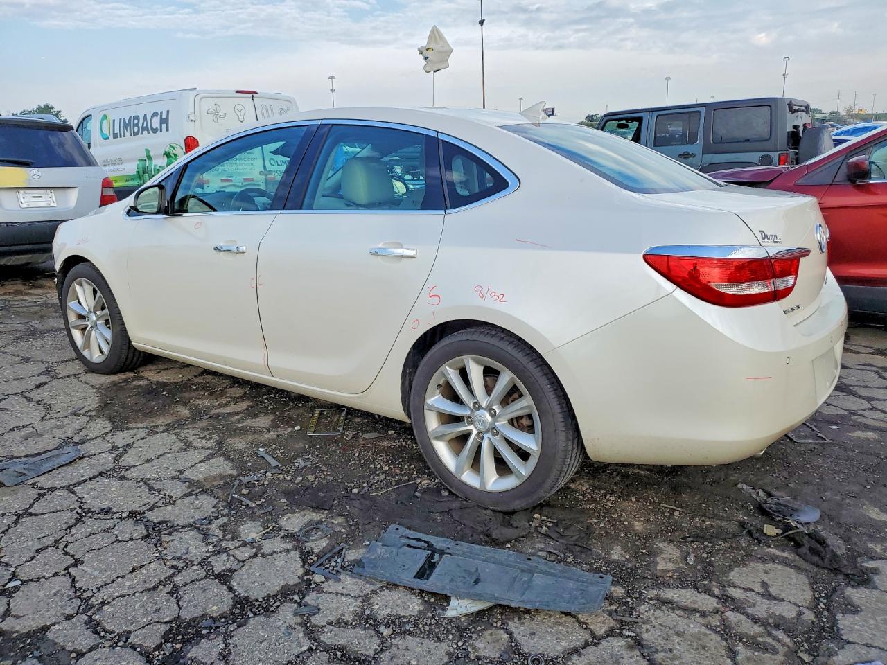 2014 Buick Verano Convenience Белый vin: 1G4PR5SK5E4230564