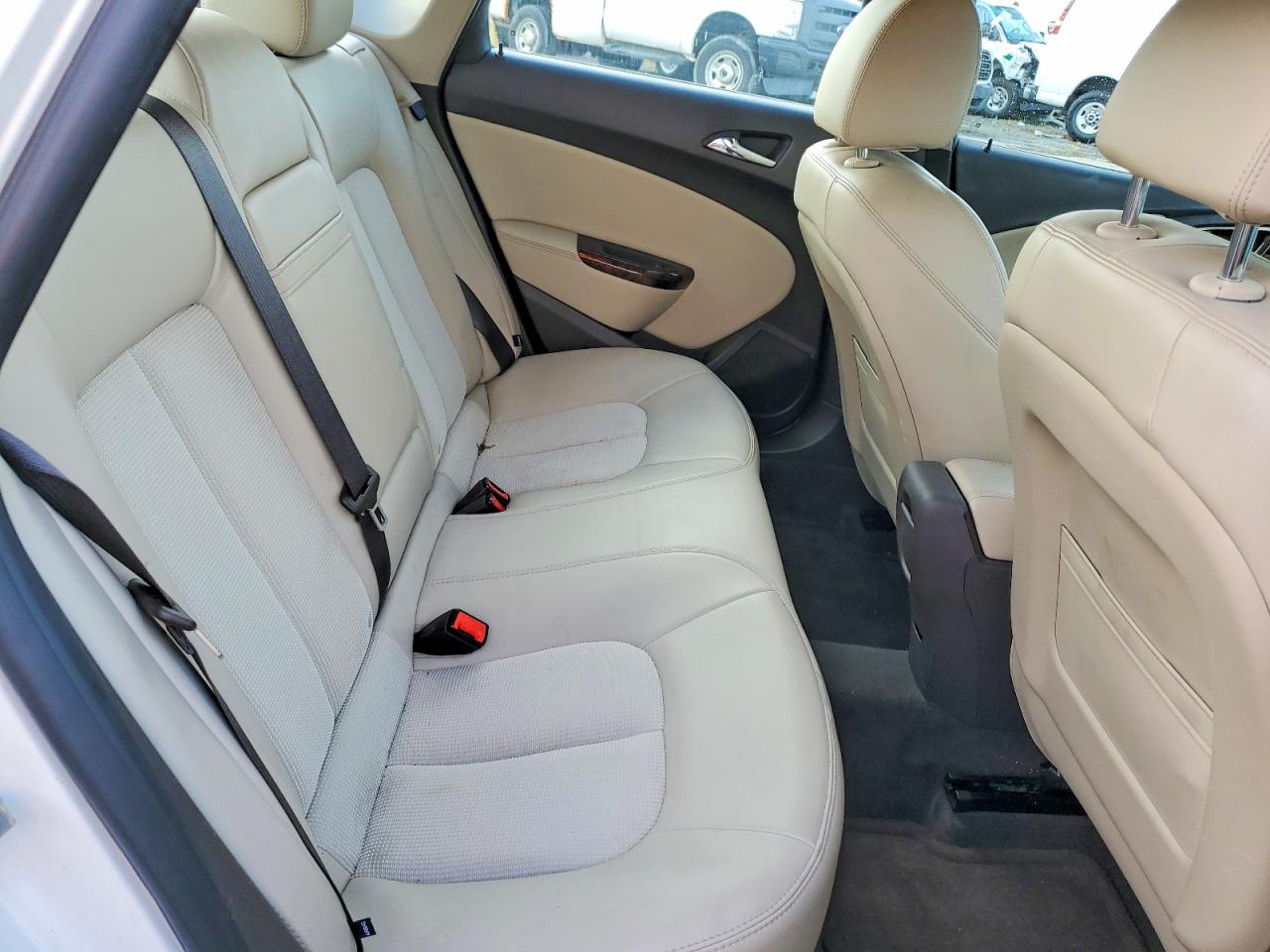 2014 Buick Verano Convenience Белый vin: 1G4PR5SK5E4230564