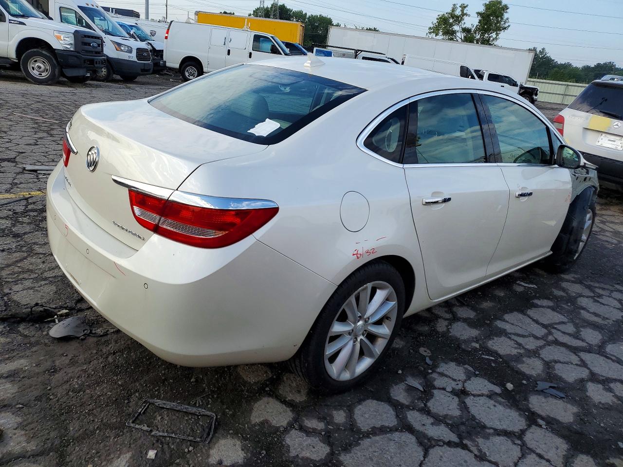 2014 Buick Verano Convenience Белый vin: 1G4PR5SK5E4230564