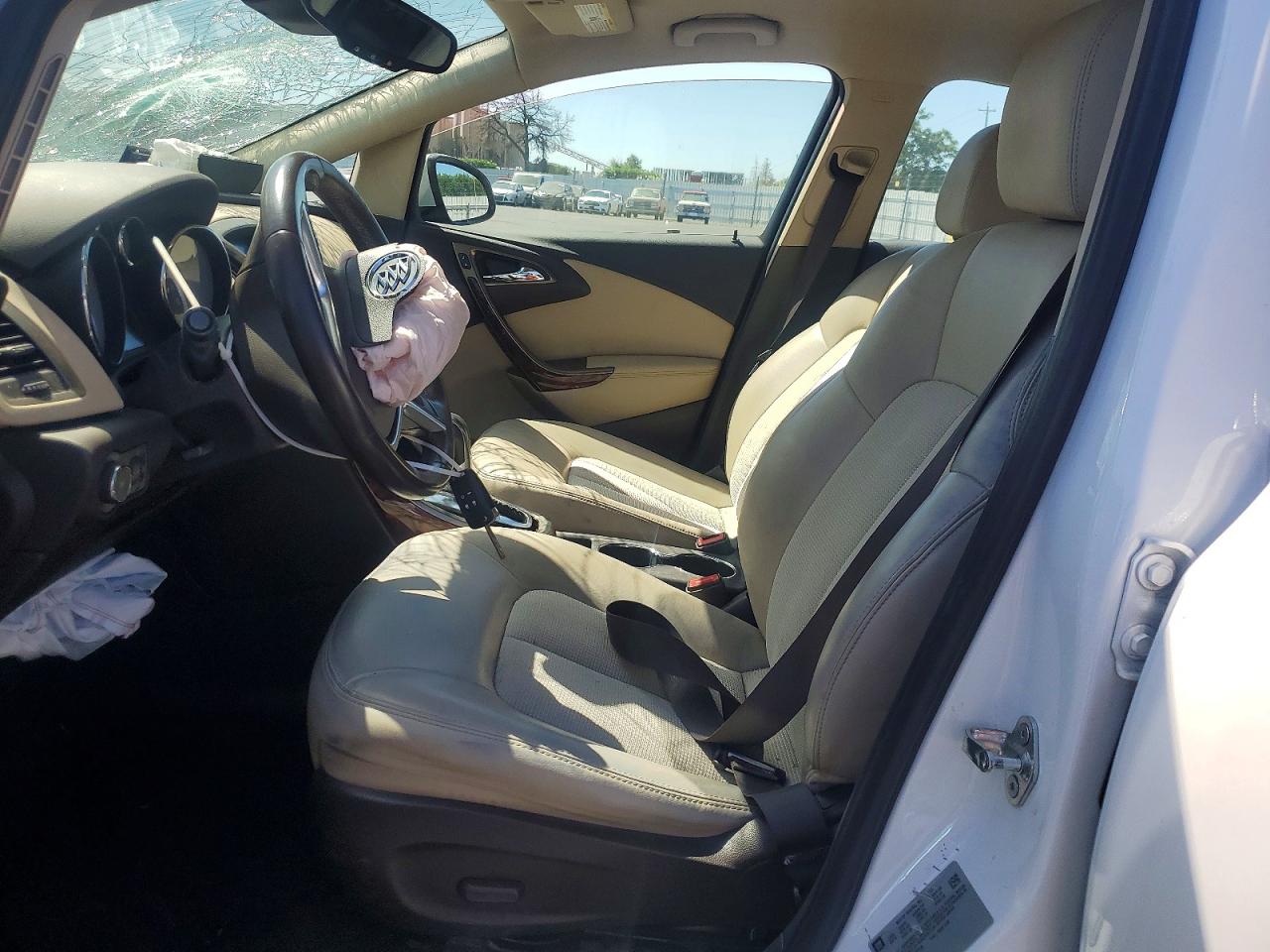 2014 Buick Verano Convenience White vin: 1G4PR5SK5E4233710