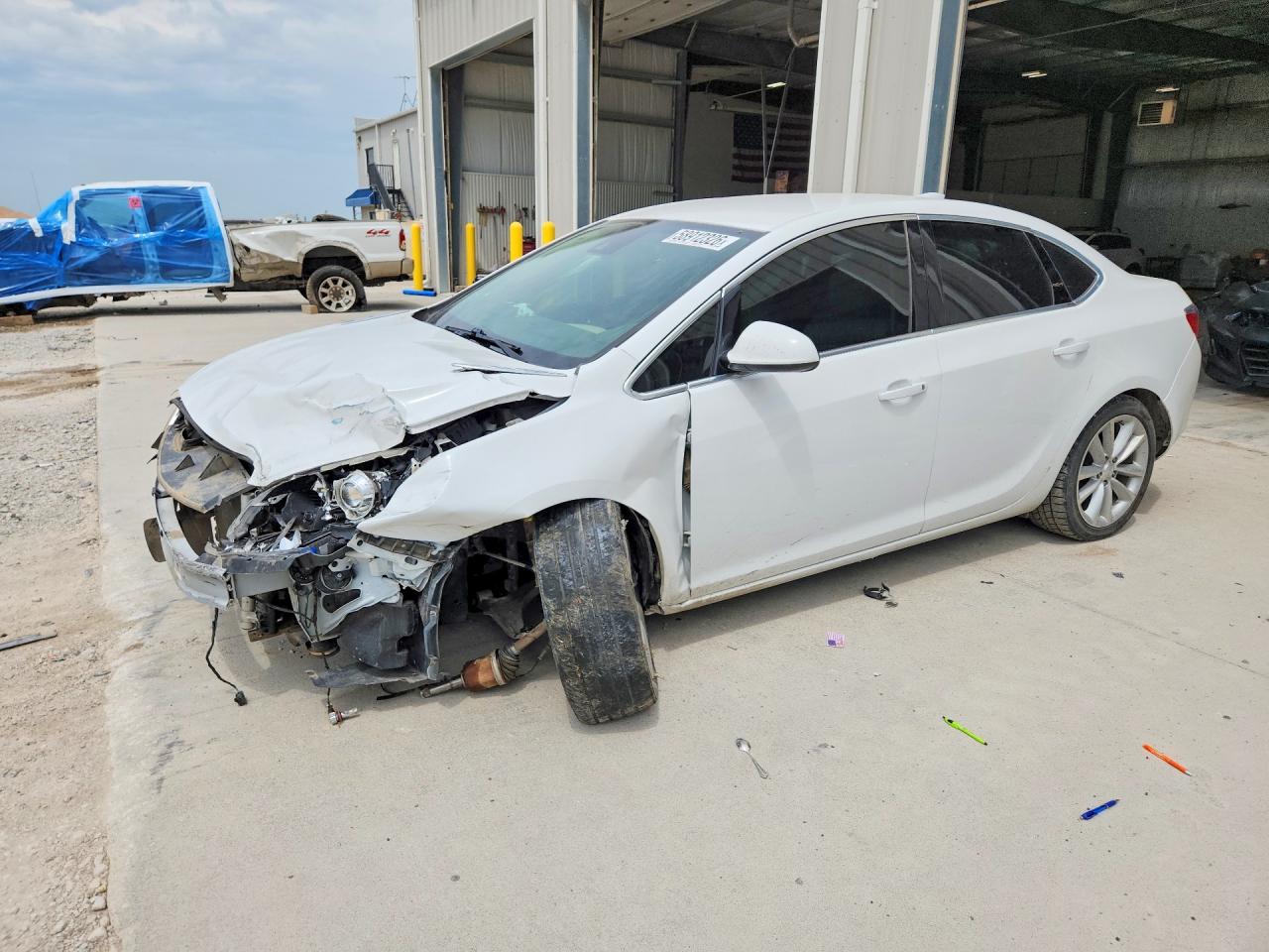 2015 Buick Verano Convenience Белый vin: 1G4PR5SK5F4181612