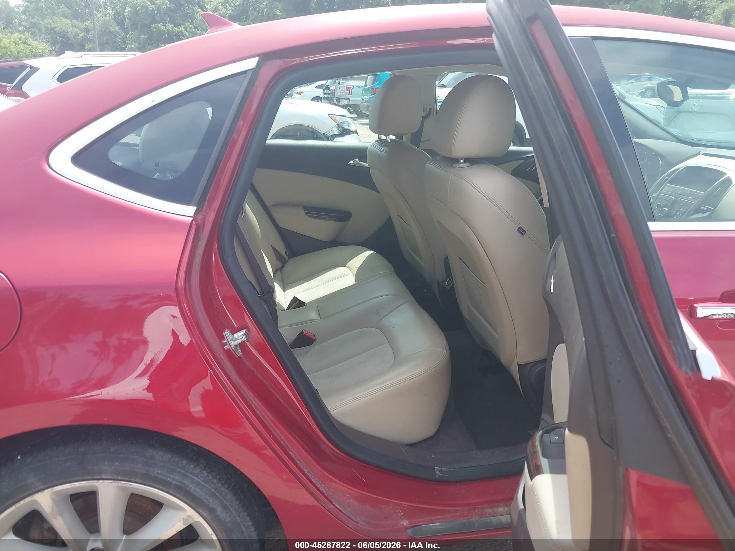 2012 Buick Verano Convenience Group Red vin: 1G4PR5SK6C4172803