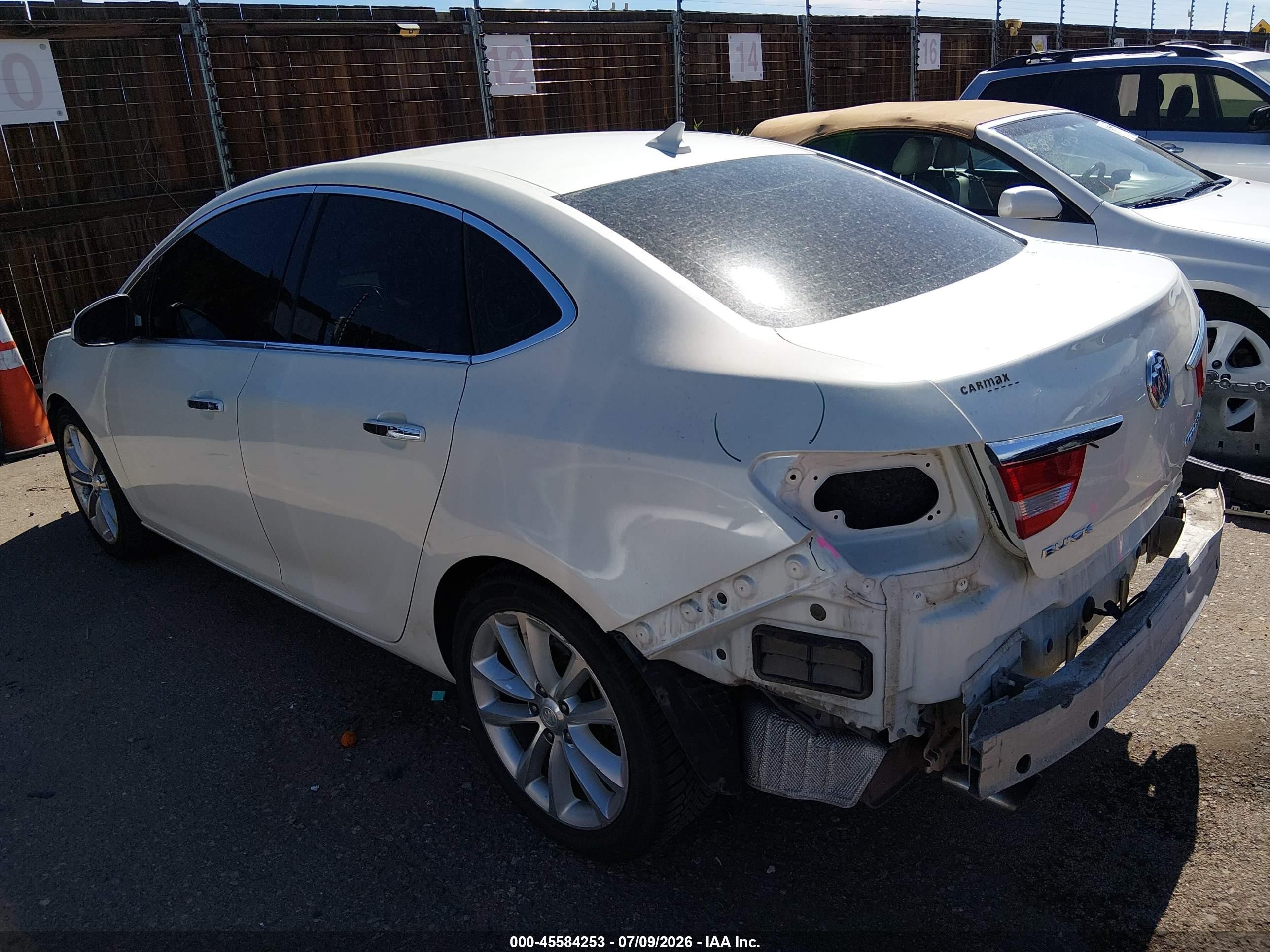 2013 Buick Verano Convenience Group Кремовый vin: 1G4PR5SK6D4108987