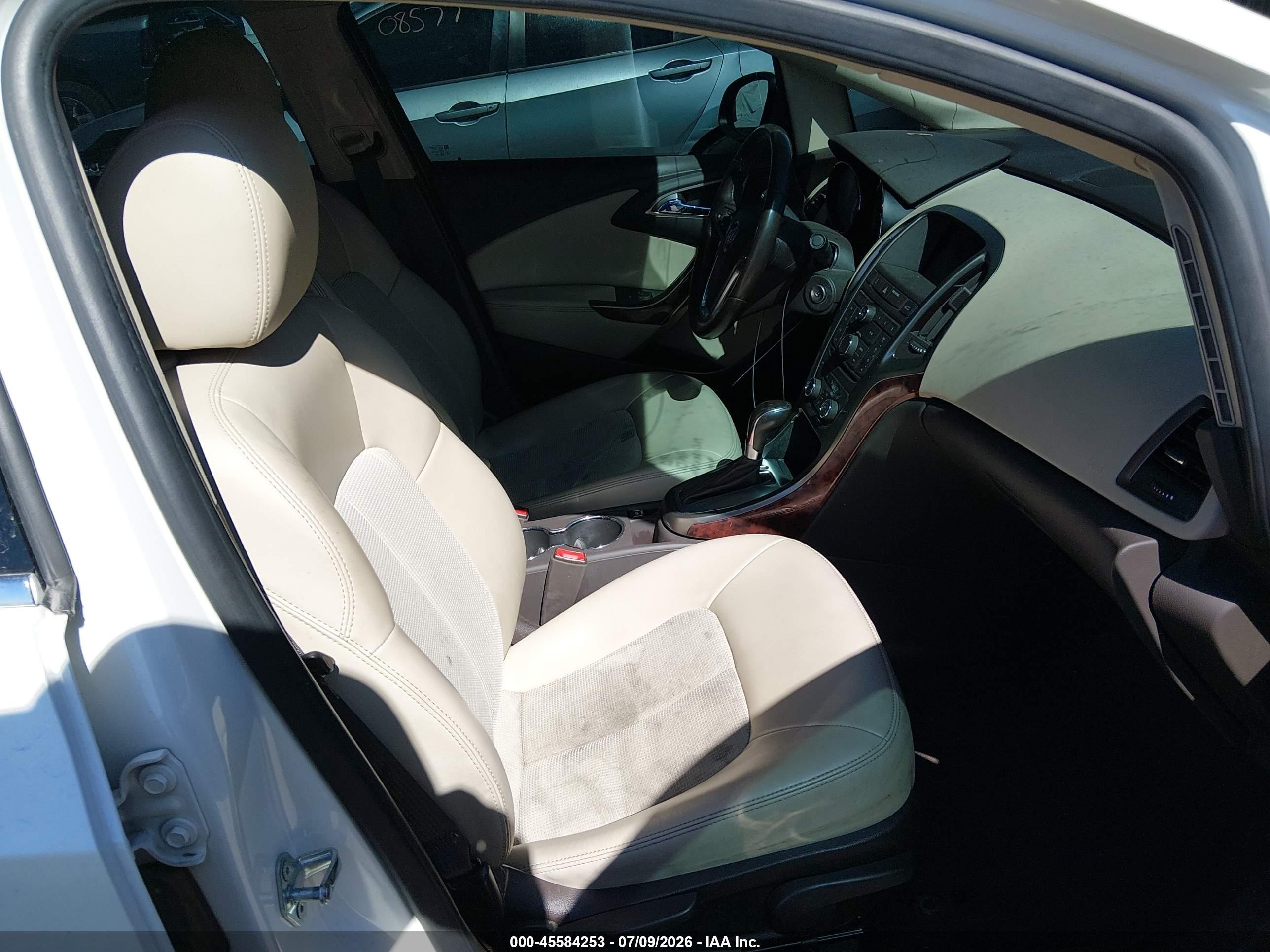 2013 Buick Verano Convenience Group Кремовый vin: 1G4PR5SK6D4108987