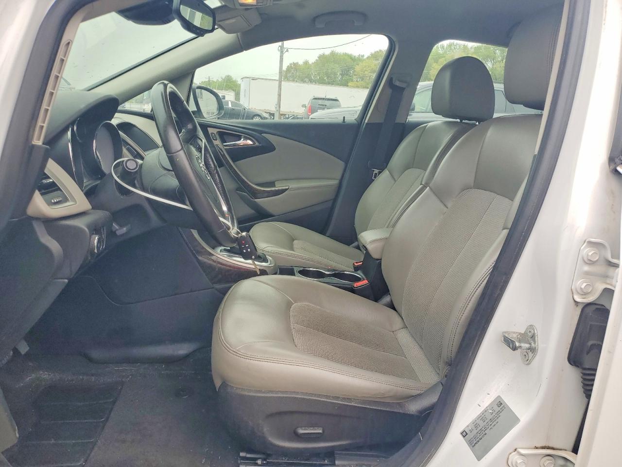 2014 Buick Verano White vin: 1G4PR5SK7E4122740