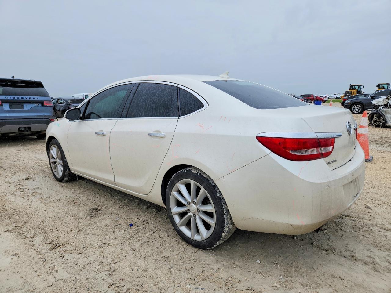 2014 Buick Verano Convenience White vin: 1G4PR5SK8E4178959