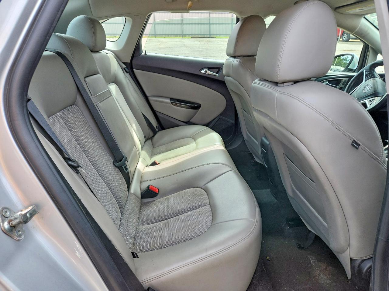 2014 Buick Verano Convenience Серебряный vin: 1G4PR5SK9E4152869
