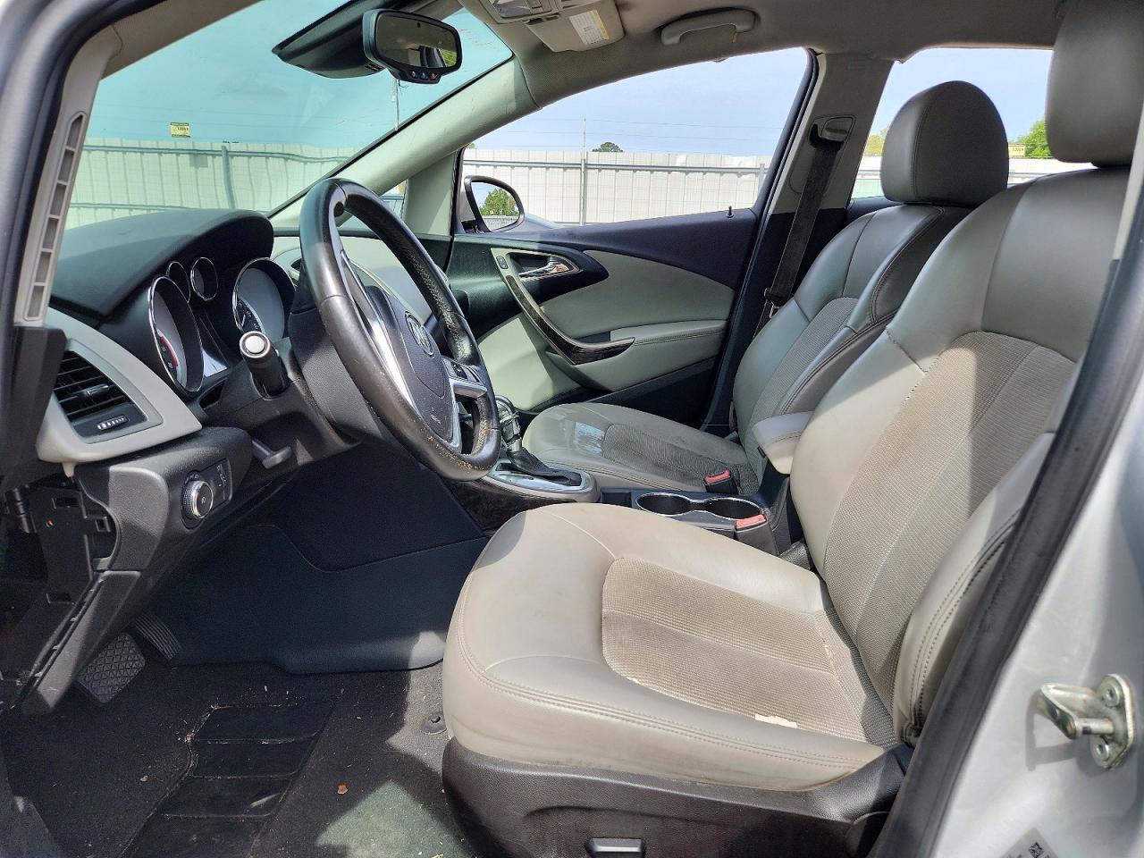 2014 Buick Verano Convenience Серебряный vin: 1G4PR5SK9E4152869