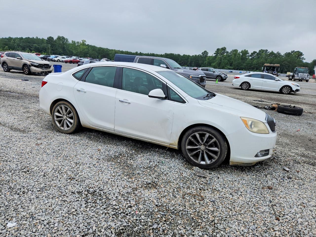 2012 Buick Verano Convenience White vin: 1G4PR5SKXC4174506