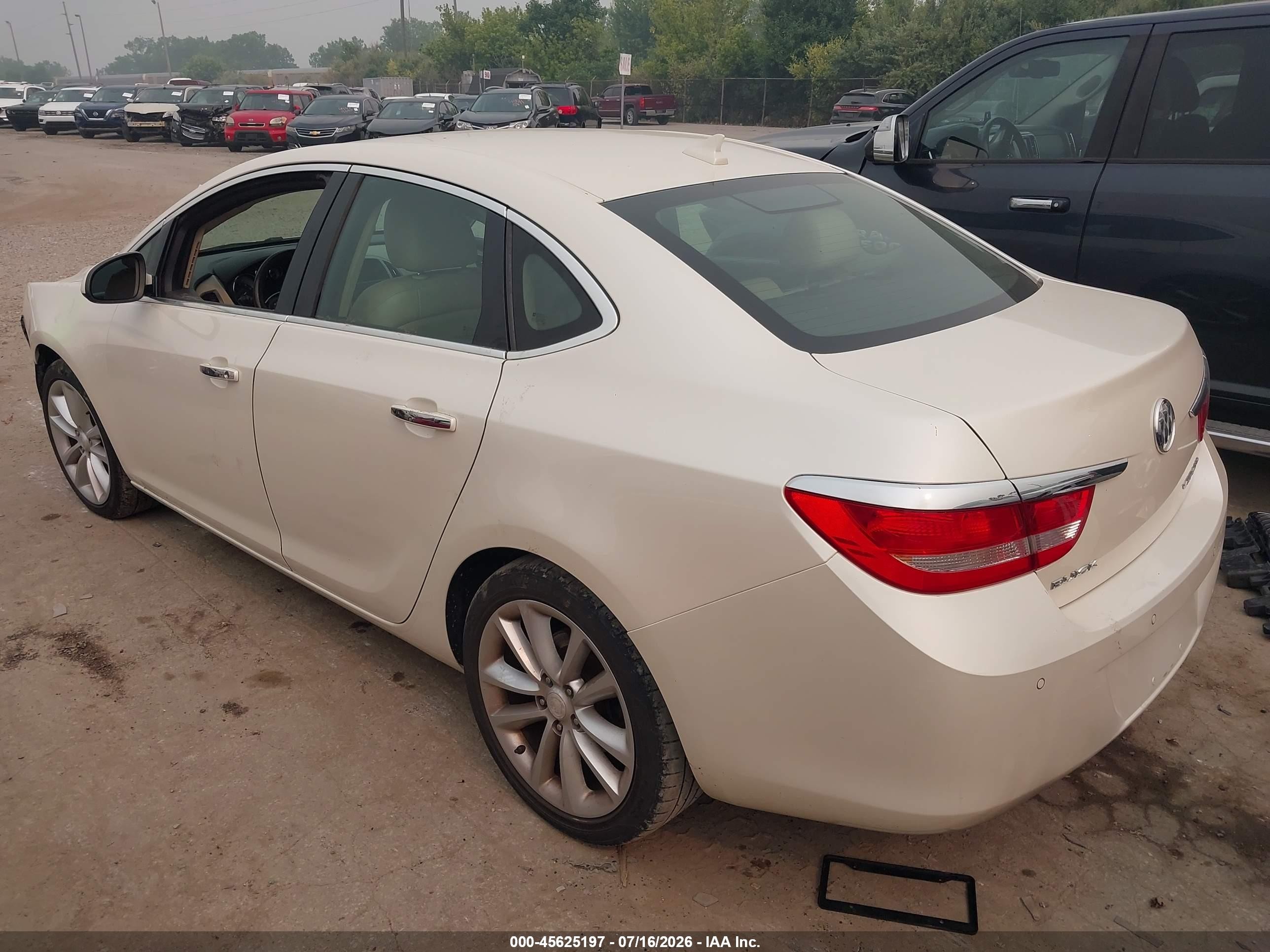 2014 Buick Verano Convenience Group White vin: 1G4PR5SKXE4219429