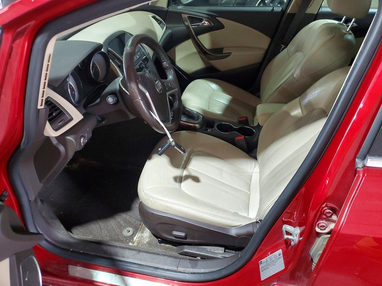 2015 Buick Verano Red vin: 1G4PS5SK0F4150577