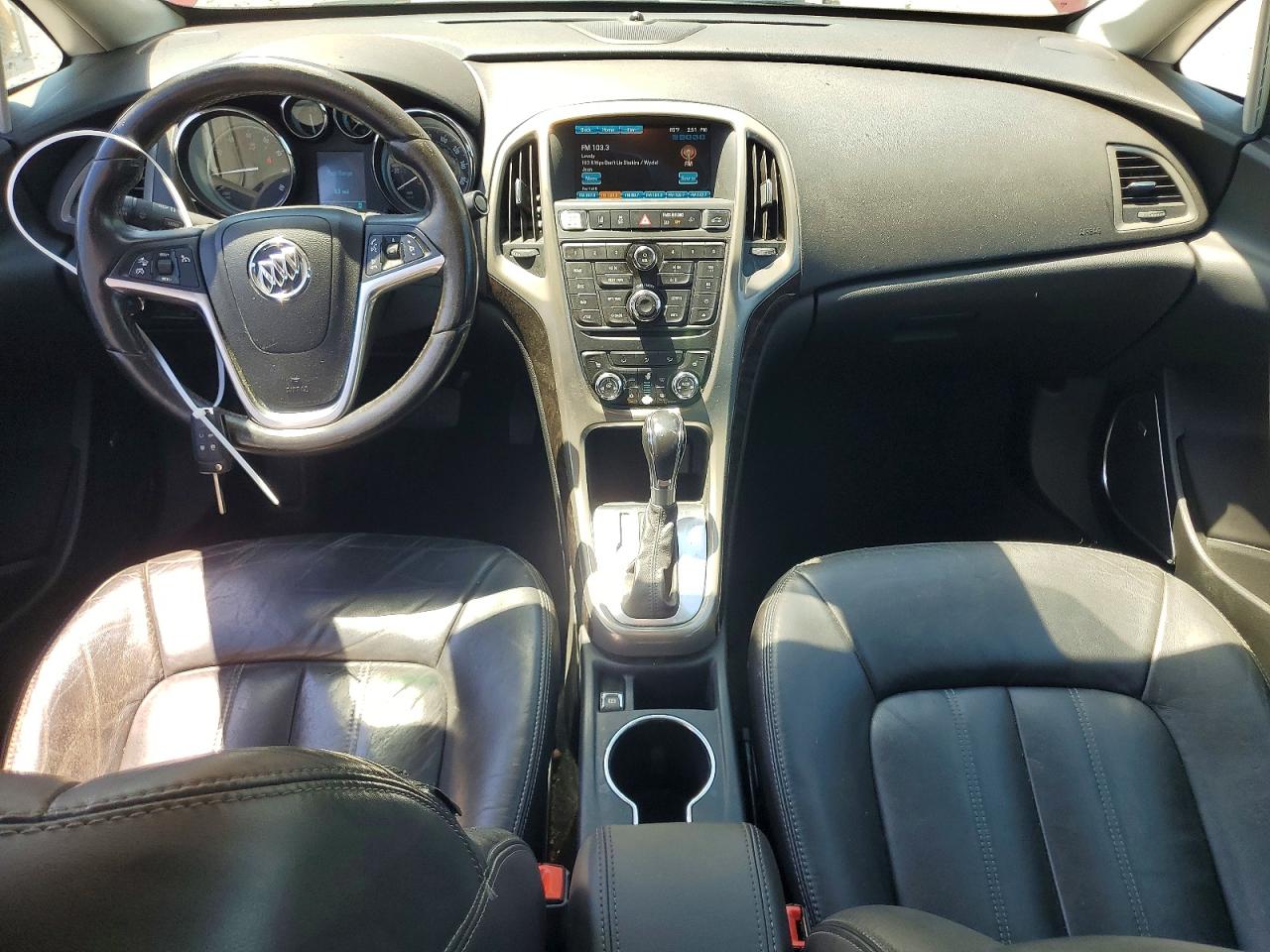 2015 Buick Verano Красный vin: 1G4PS5SK0F4207392