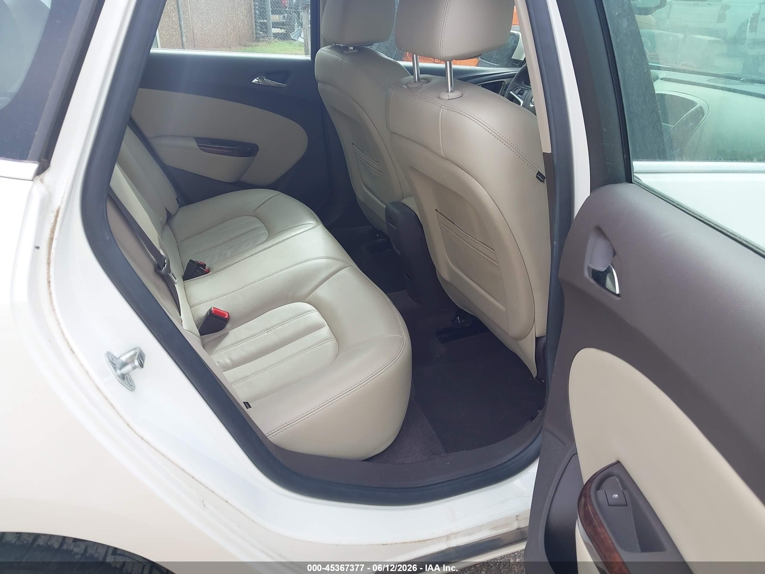 2012 Buick Verano Leather Group White vin: 1G4PS5SK1C4200558