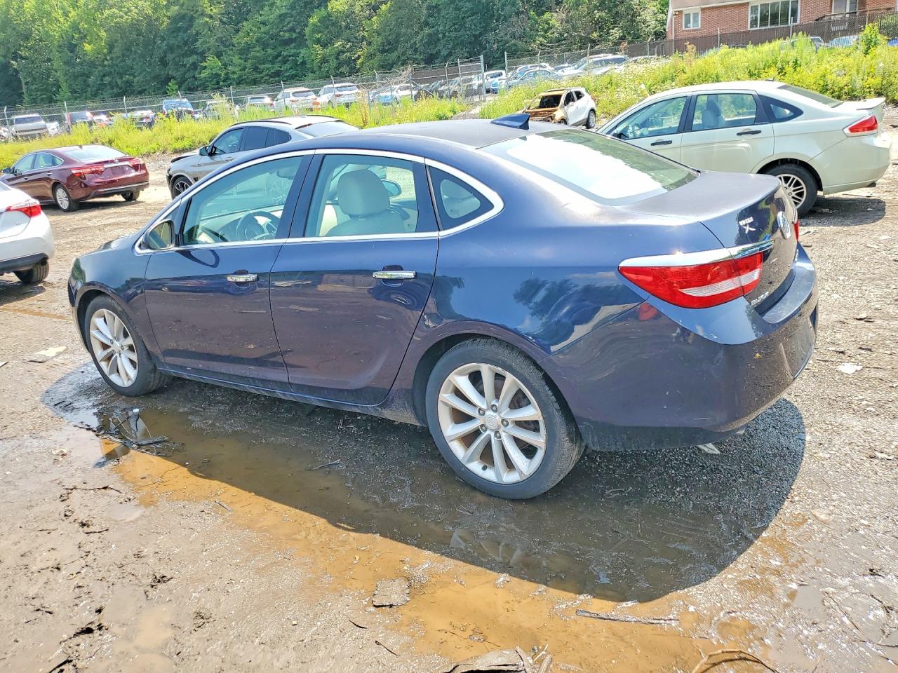 2015 Buic Verano Blue vin: 1G4PS5SK1F4146182