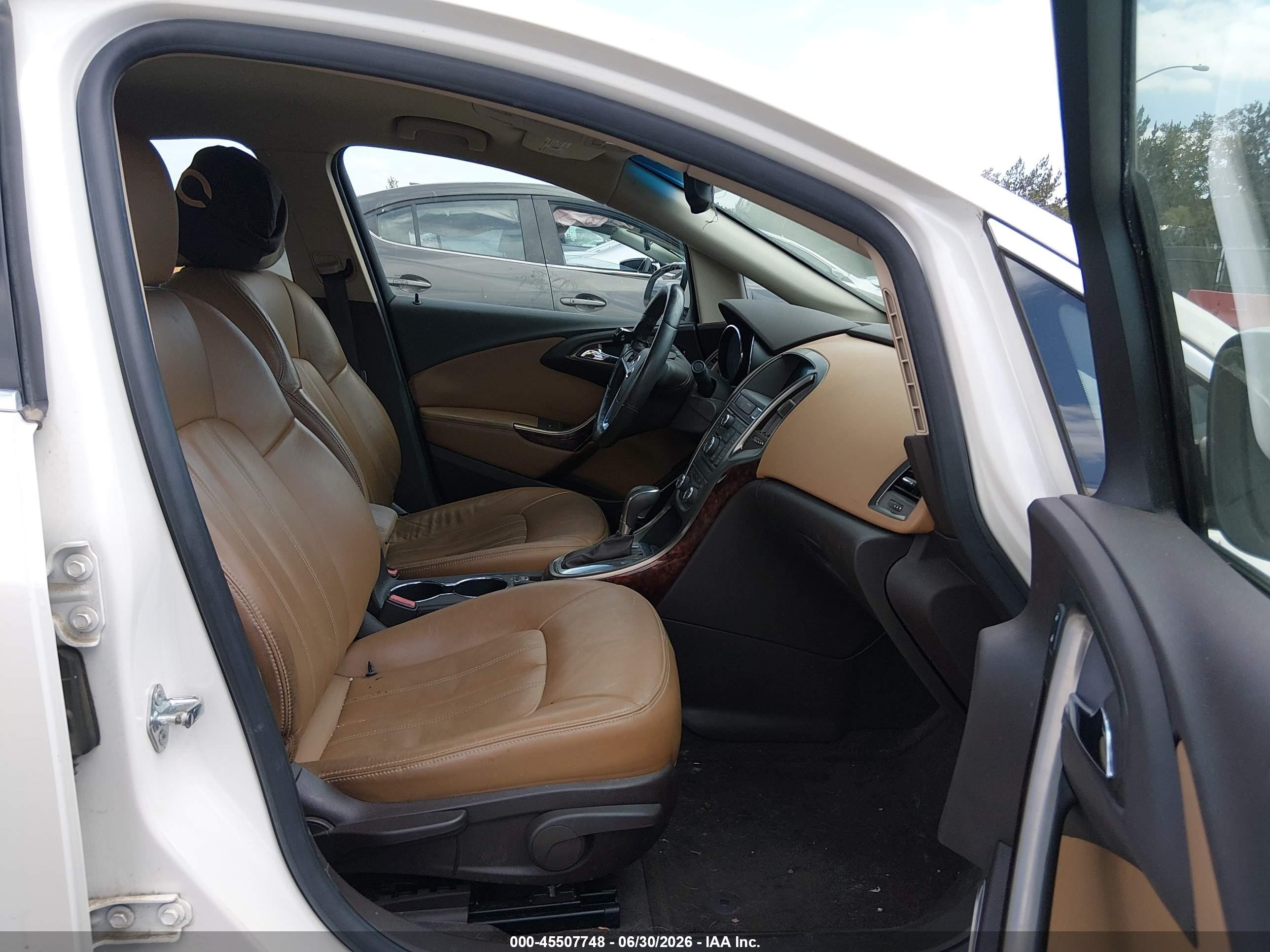 2012 Buick Verano Leather Group White vin: 1G4PS5SK2C4153962
