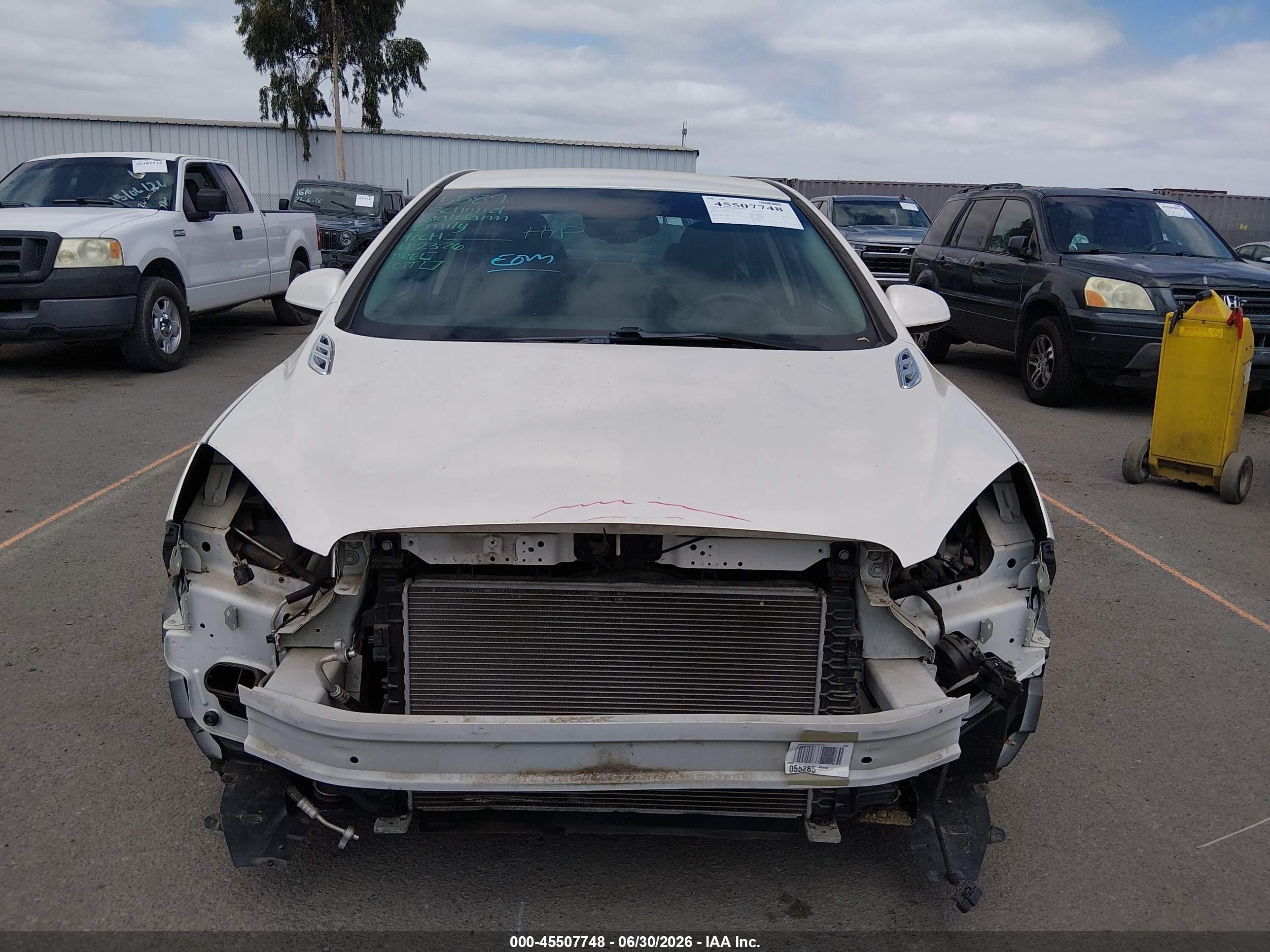 2012 Buick Verano Leather Group White vin: 1G4PS5SK2C4153962