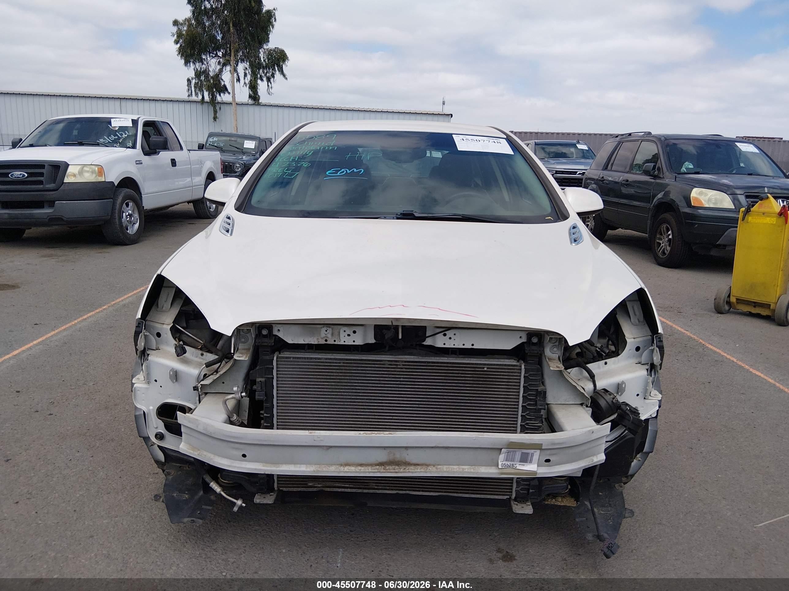 2012 Buick Verano Leather Group White vin: 1G4PS5SK2C4153962