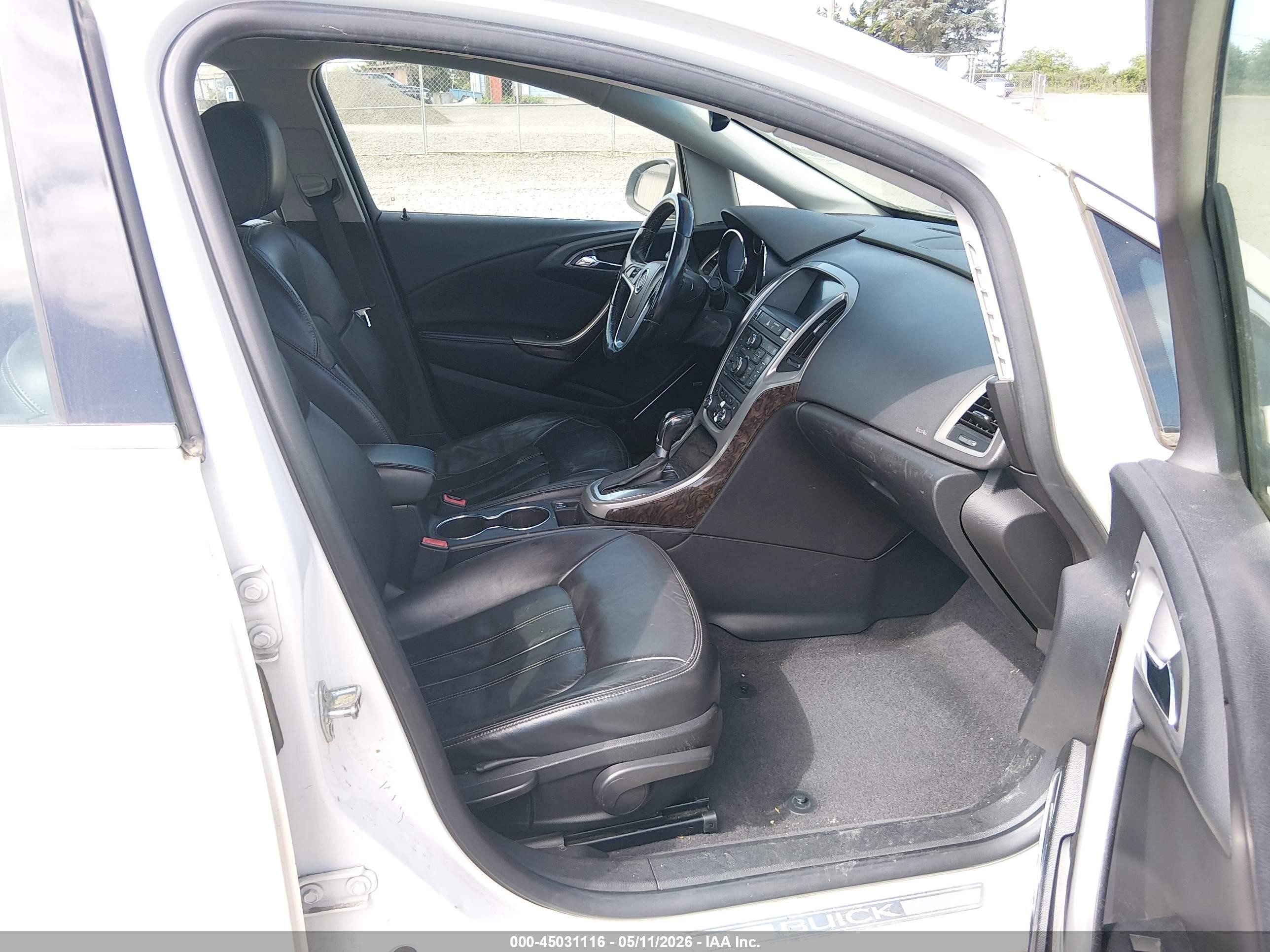 2012 Buick Verano Leather Group White vin: 1G4PS5SK2C4191871