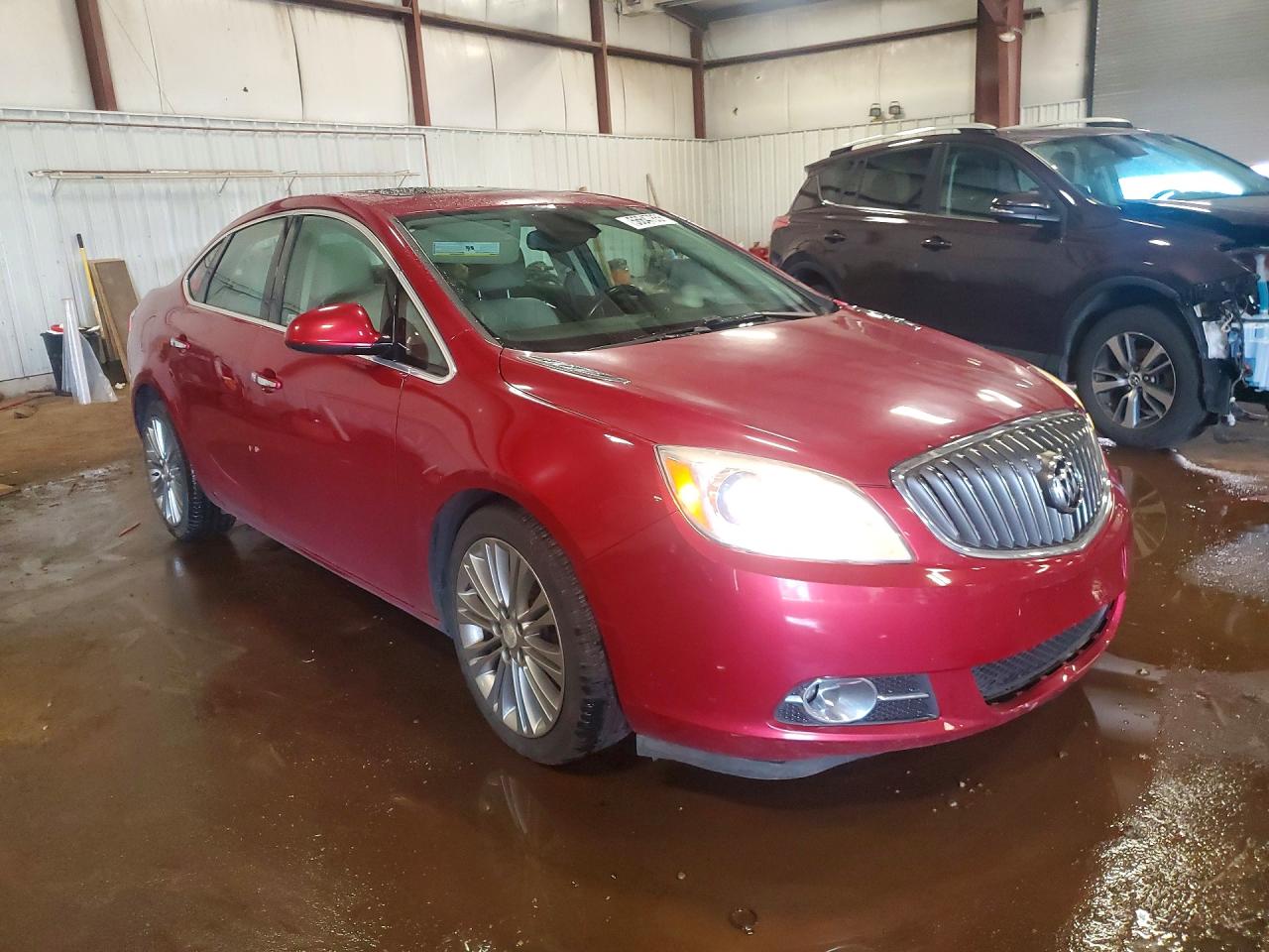 2013 Buick Verano Red vin: 1G4PS5SK2D4152988