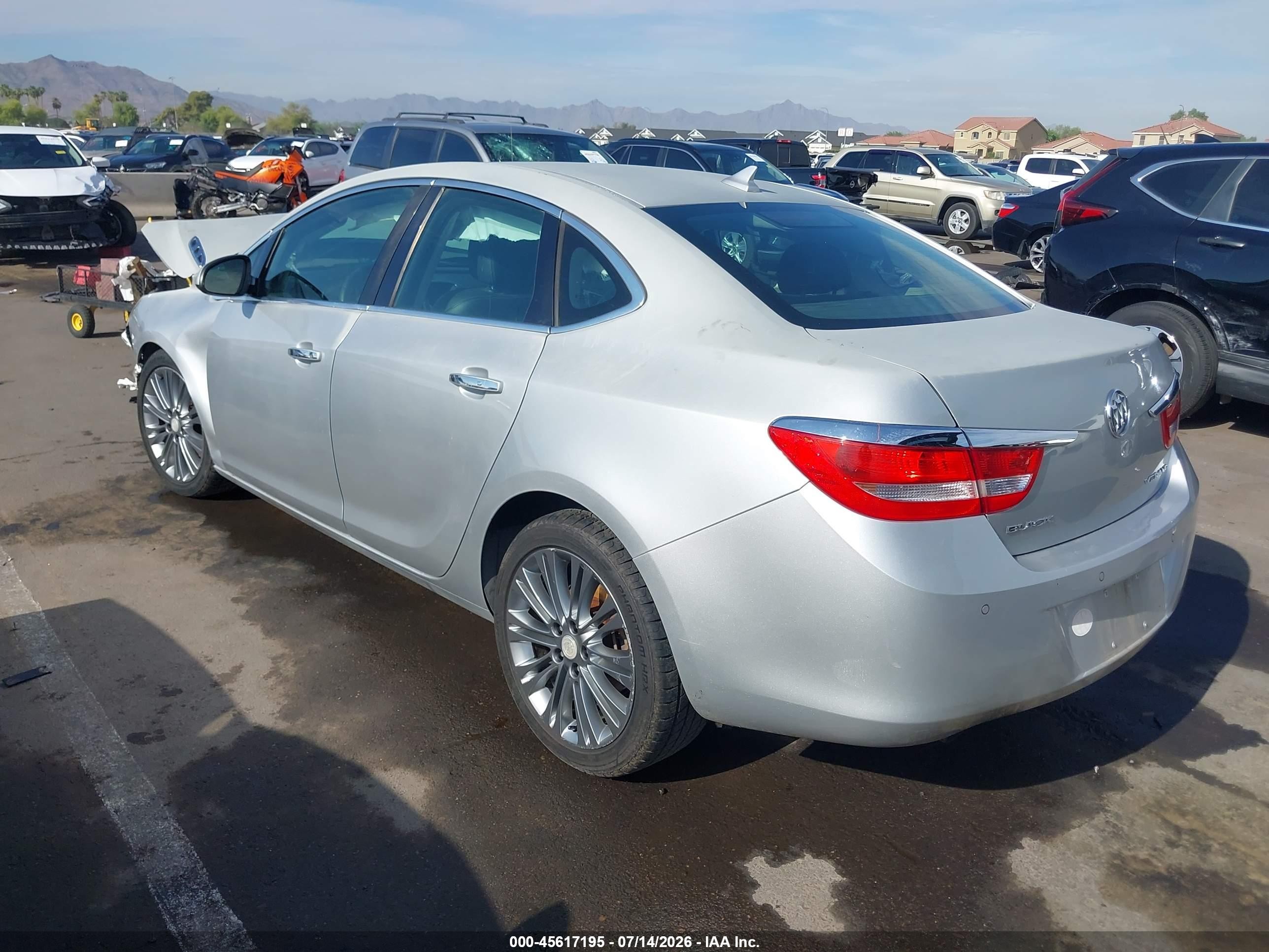2013 Buick Verano Leather Group Серебряный vin: 1G4PS5SK2D4154806